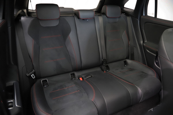 MERCEDES-BENZ GLA 250e AMG Line 8G-DCT-image-10