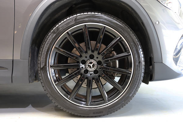 MERCEDES-BENZ GLA 250e AMG Line 8G-DCT-image-12