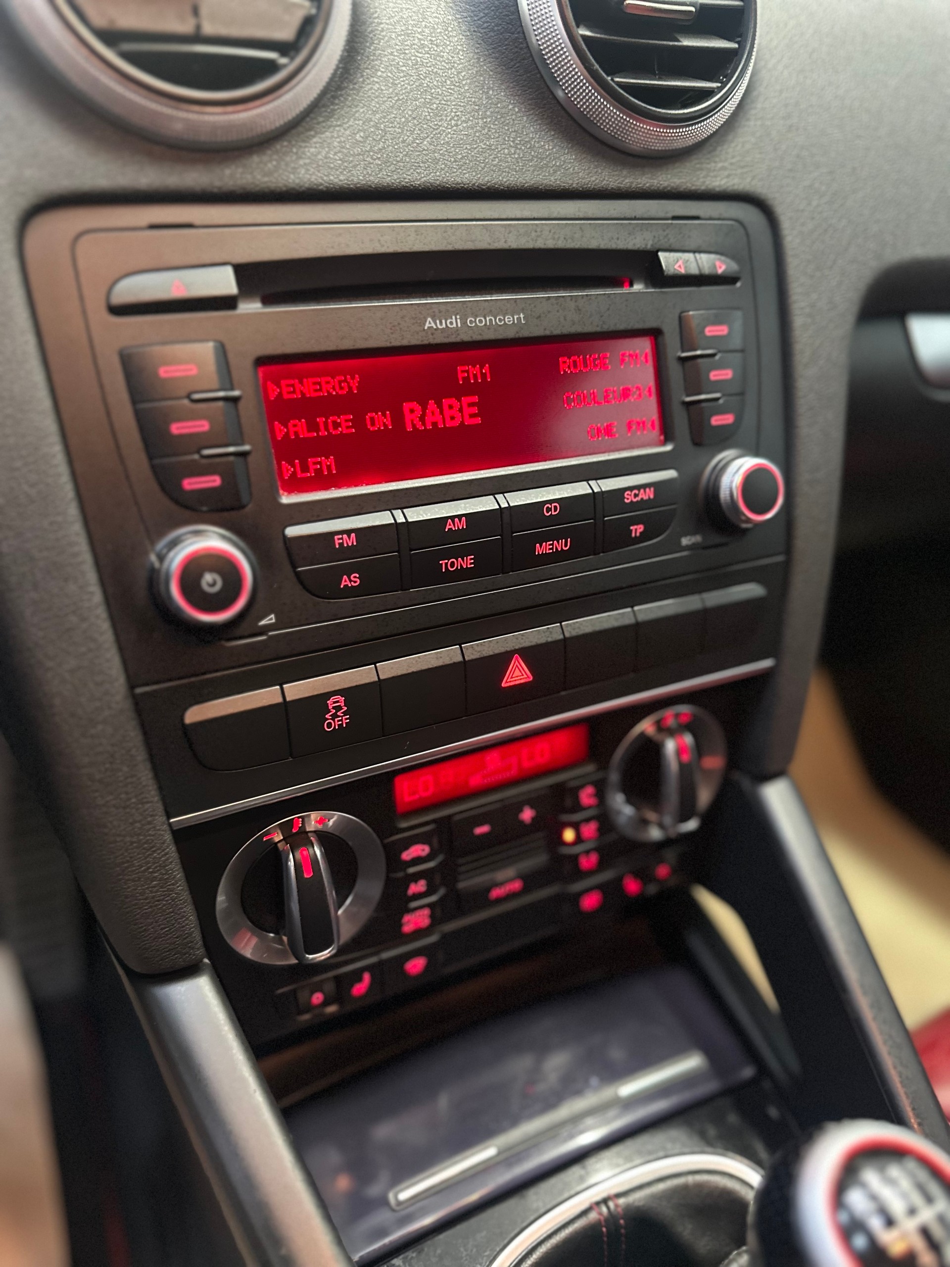AUDI S3 2.0 TFSI quattro-image-12