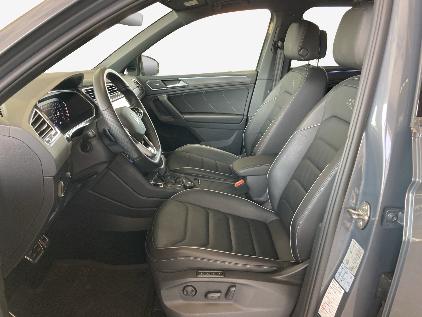 VW Tiguan 2.0TSI R-Line 4Motion DSG-image-7