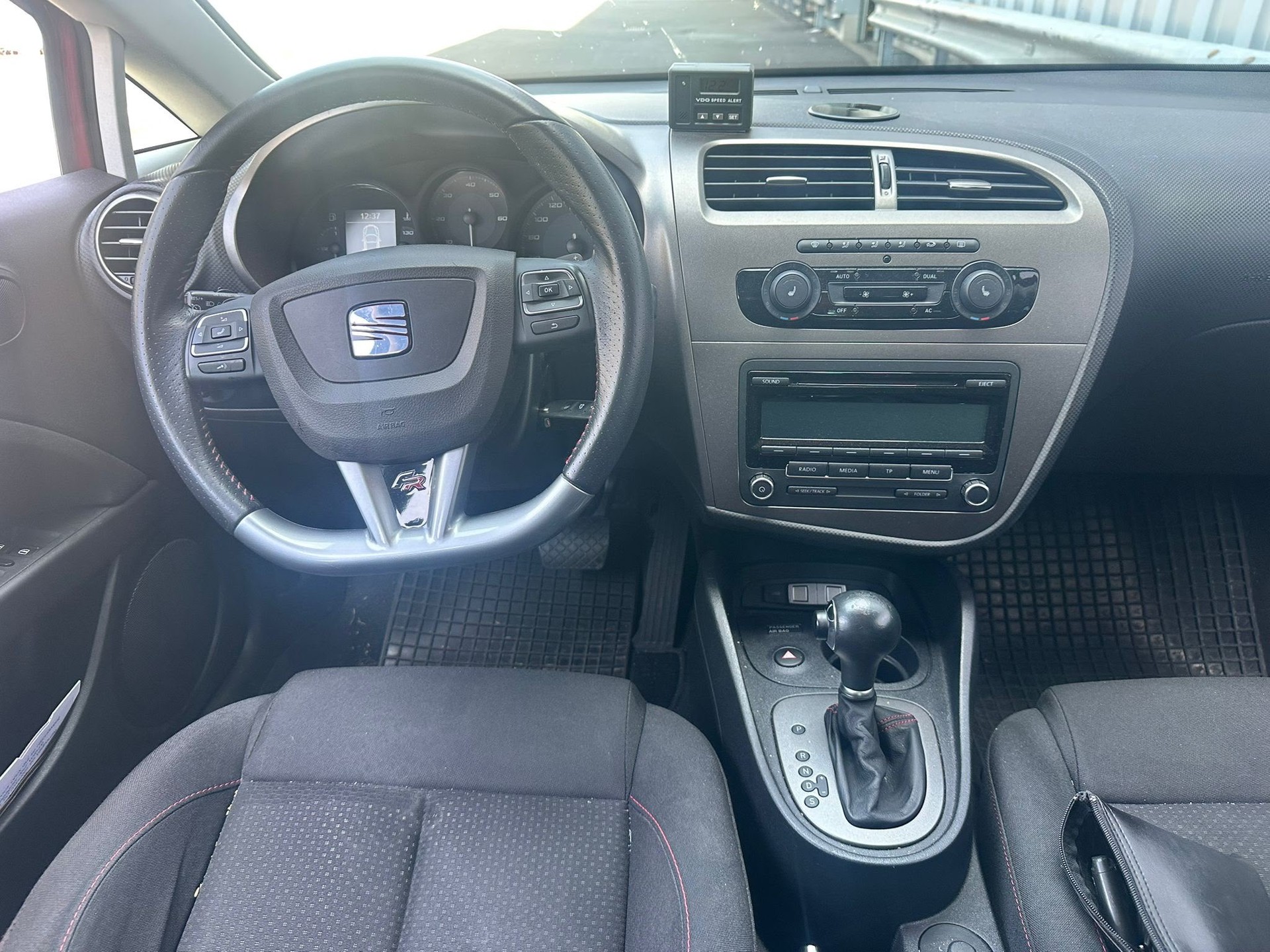 SEAT Leon 2.0 TDI FR DSG-image-5