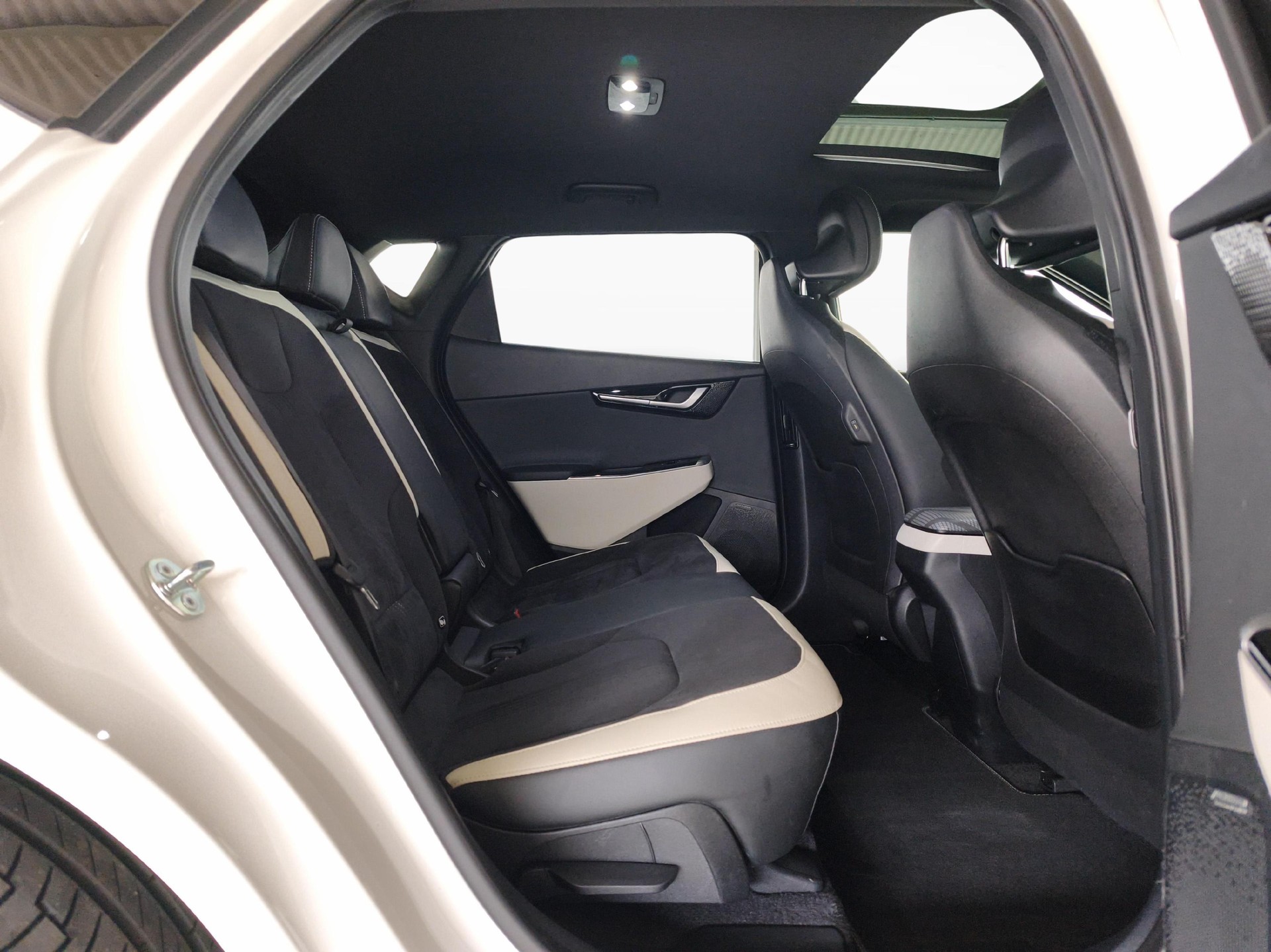 KIA EV6 77 kWh GT-Line 4x4 - Ruote invernali incluse-image-10