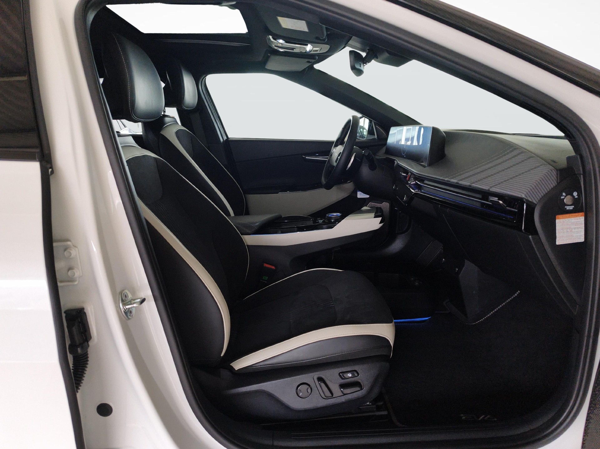 KIA EV6 77 kWh GT-Line 4x4 - Ruote invernali incluse-image-9