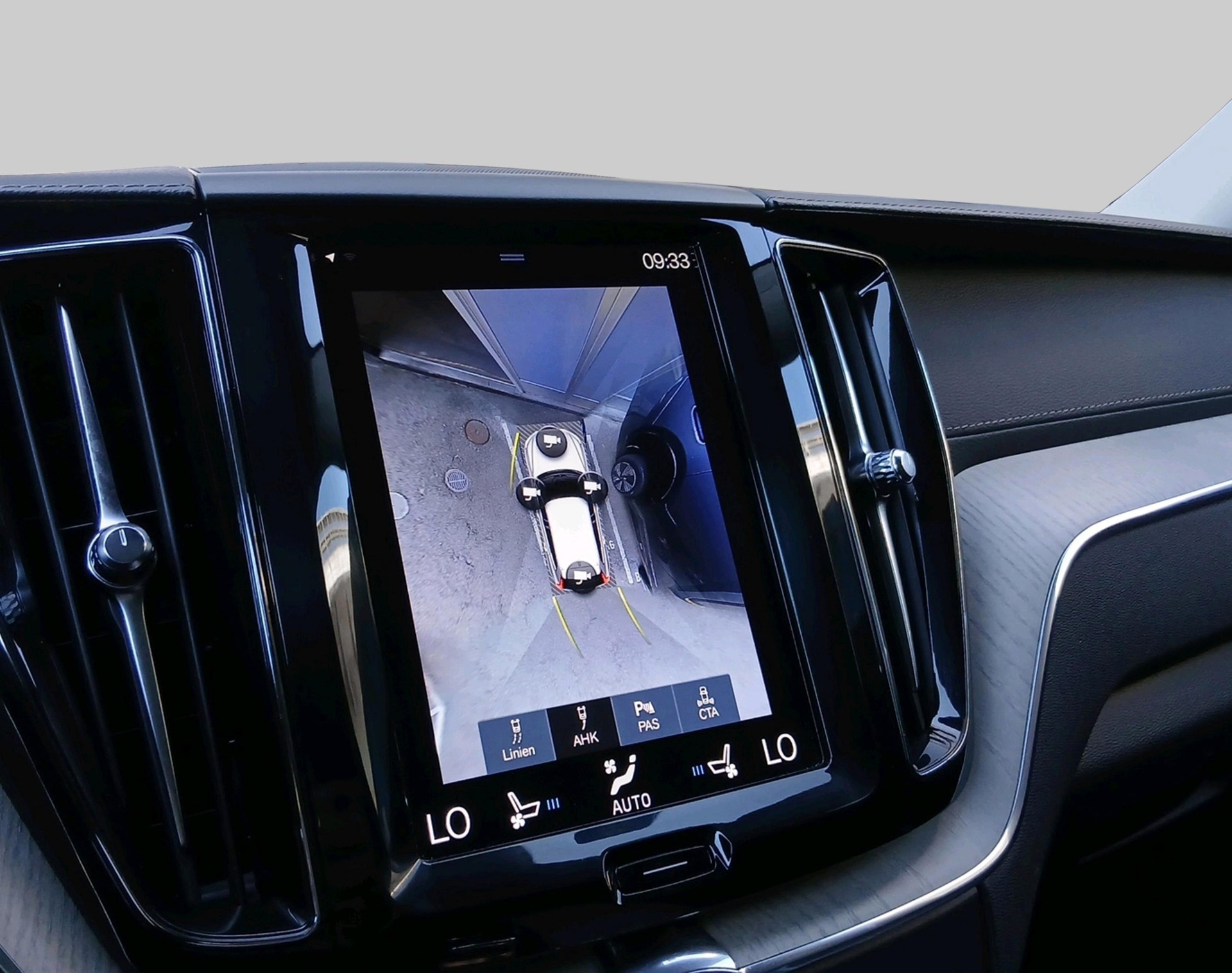 VOLVO XC60 2.0 T8 TE Inscription eAW-image-13
