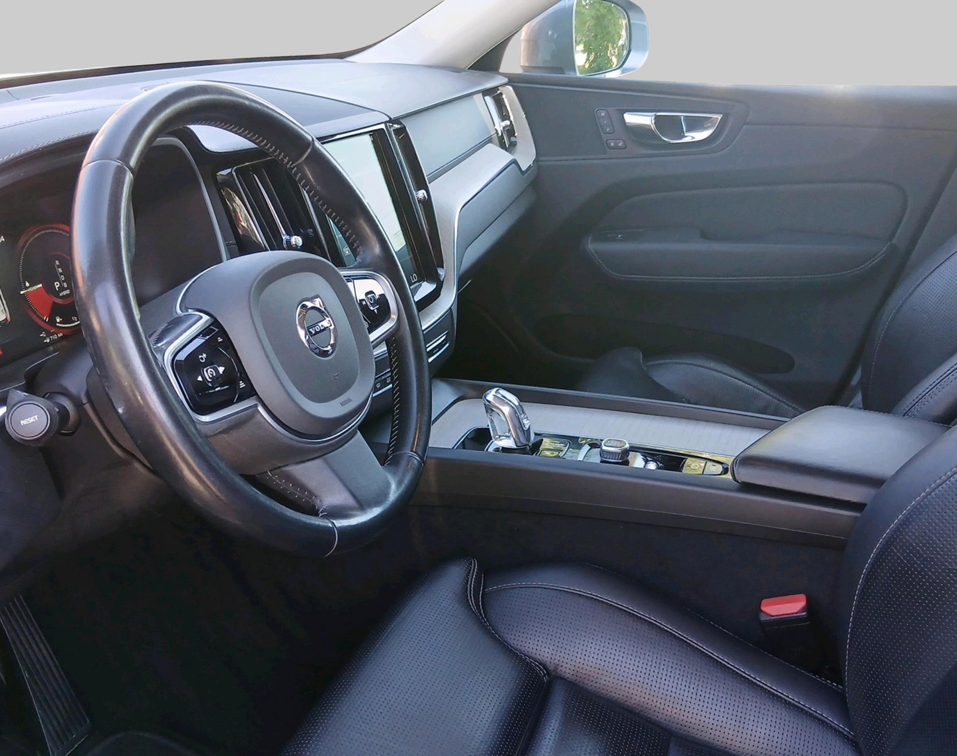 VOLVO XC60 2.0 T8 TE Inscription eAW-showroom-element-2