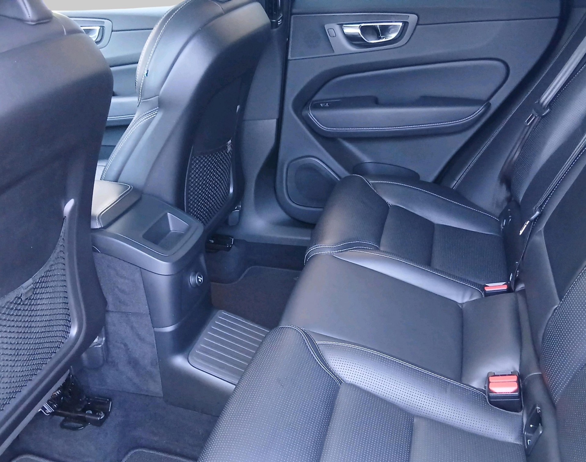VOLVO XC60 2.0 T8 TE Inscription eAW-showroom-element-3