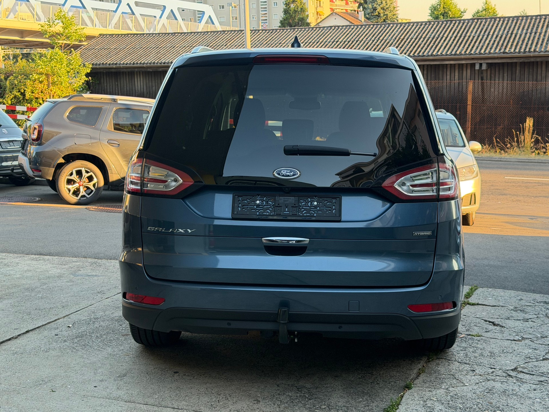 FORD Galaxy 2.5 FHEV Titanium 7Pl. CVT-image-4