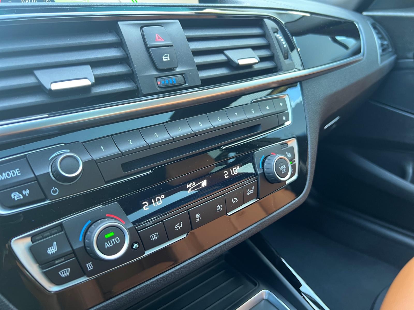 BMW M140i xDrive Steptronic-image-24