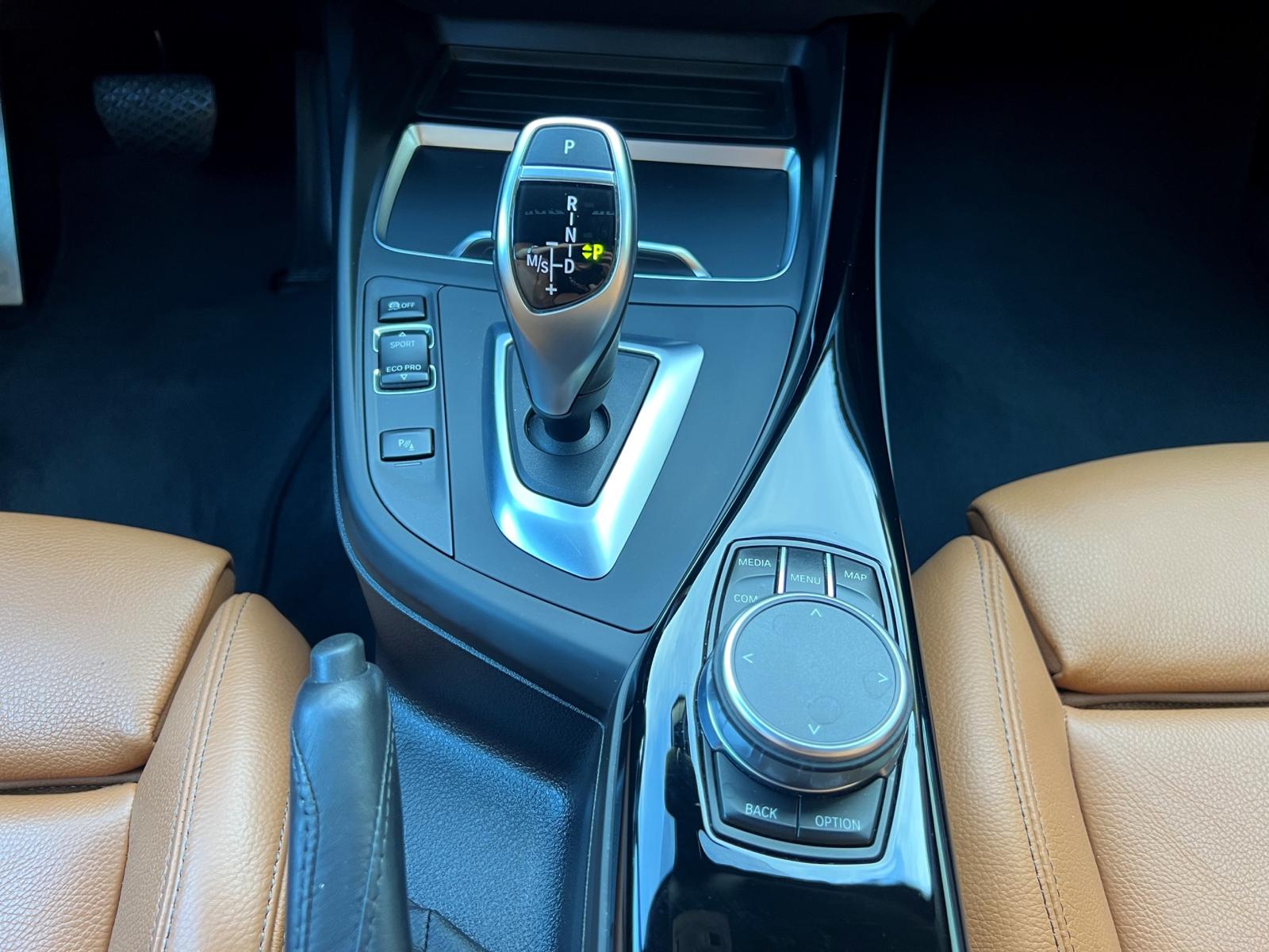 BMW M140i xDrive Steptronic-image-17