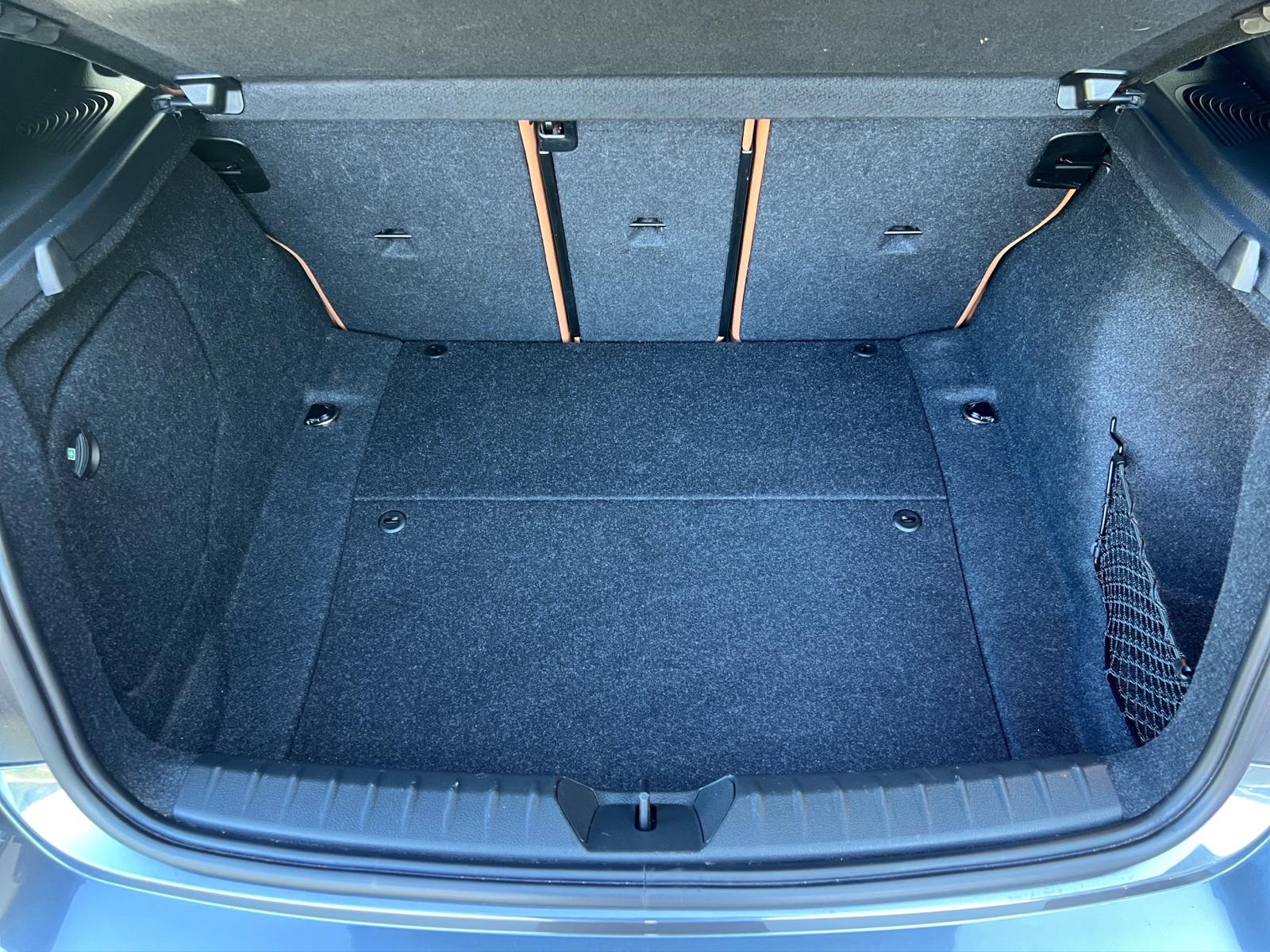 BMW M140i xDrive Steptronic-image-9