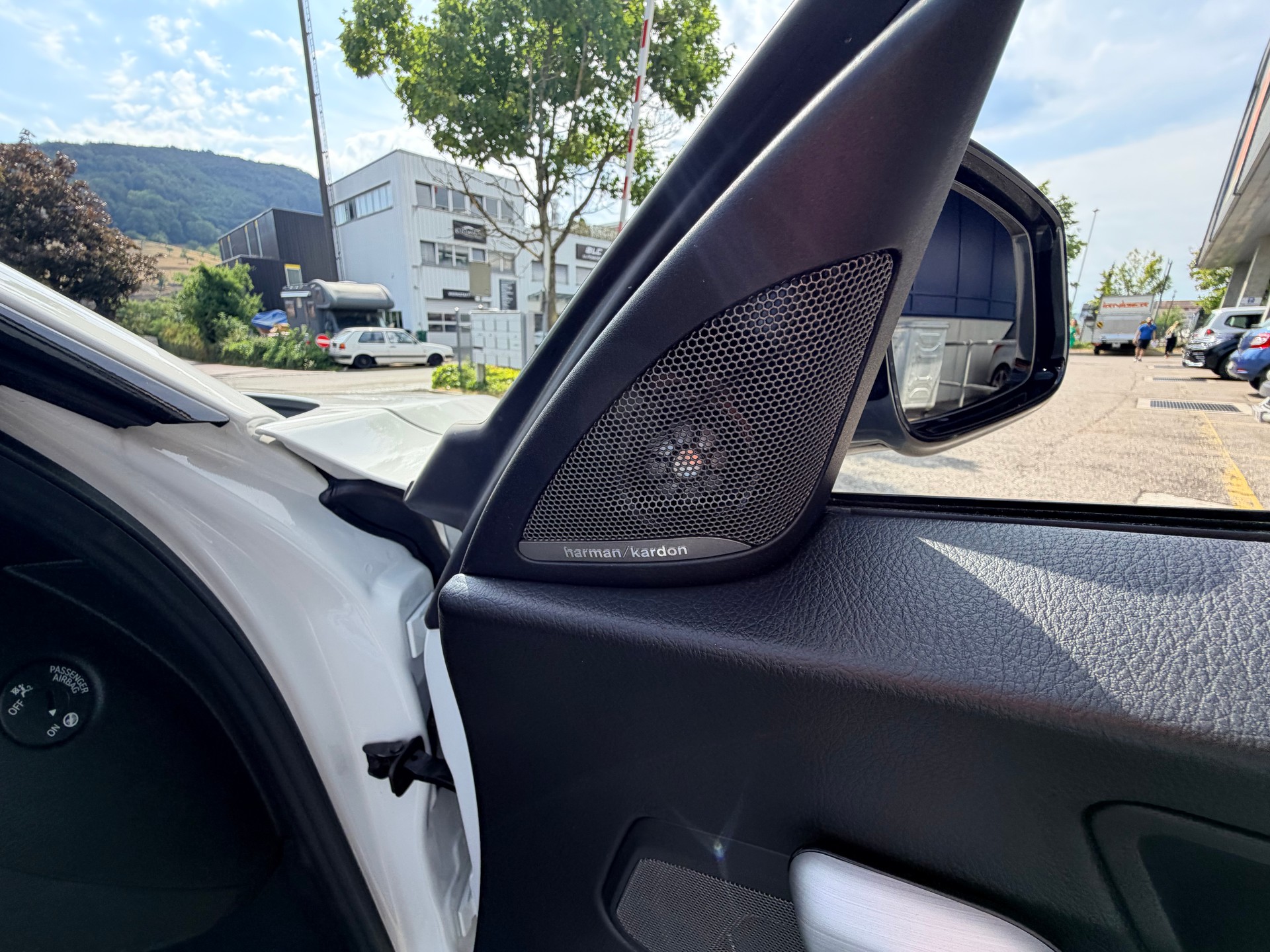 BMW M240i xDrive Steptronic-image-10