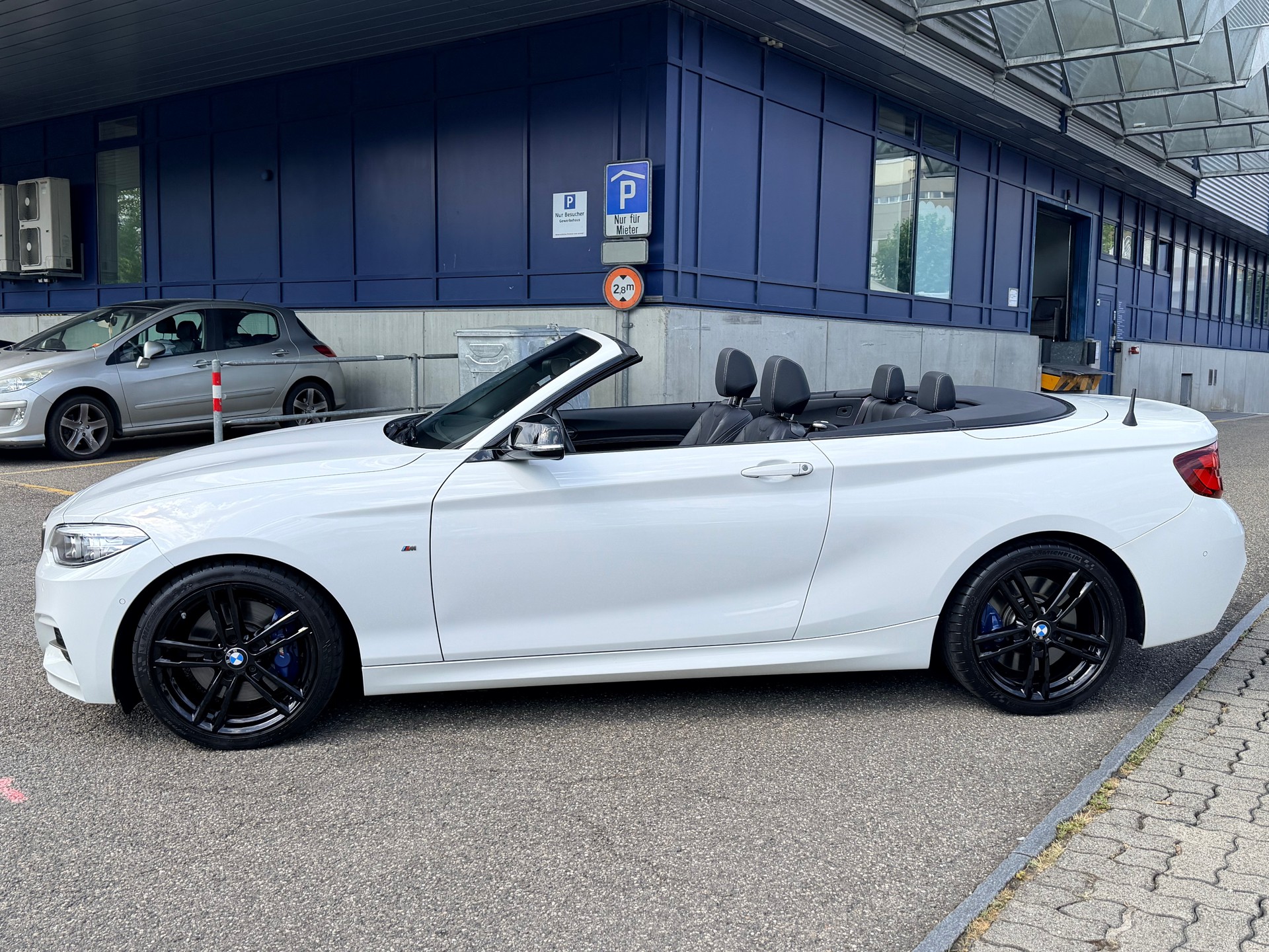BMW M240i xDrive Steptronic-image-5