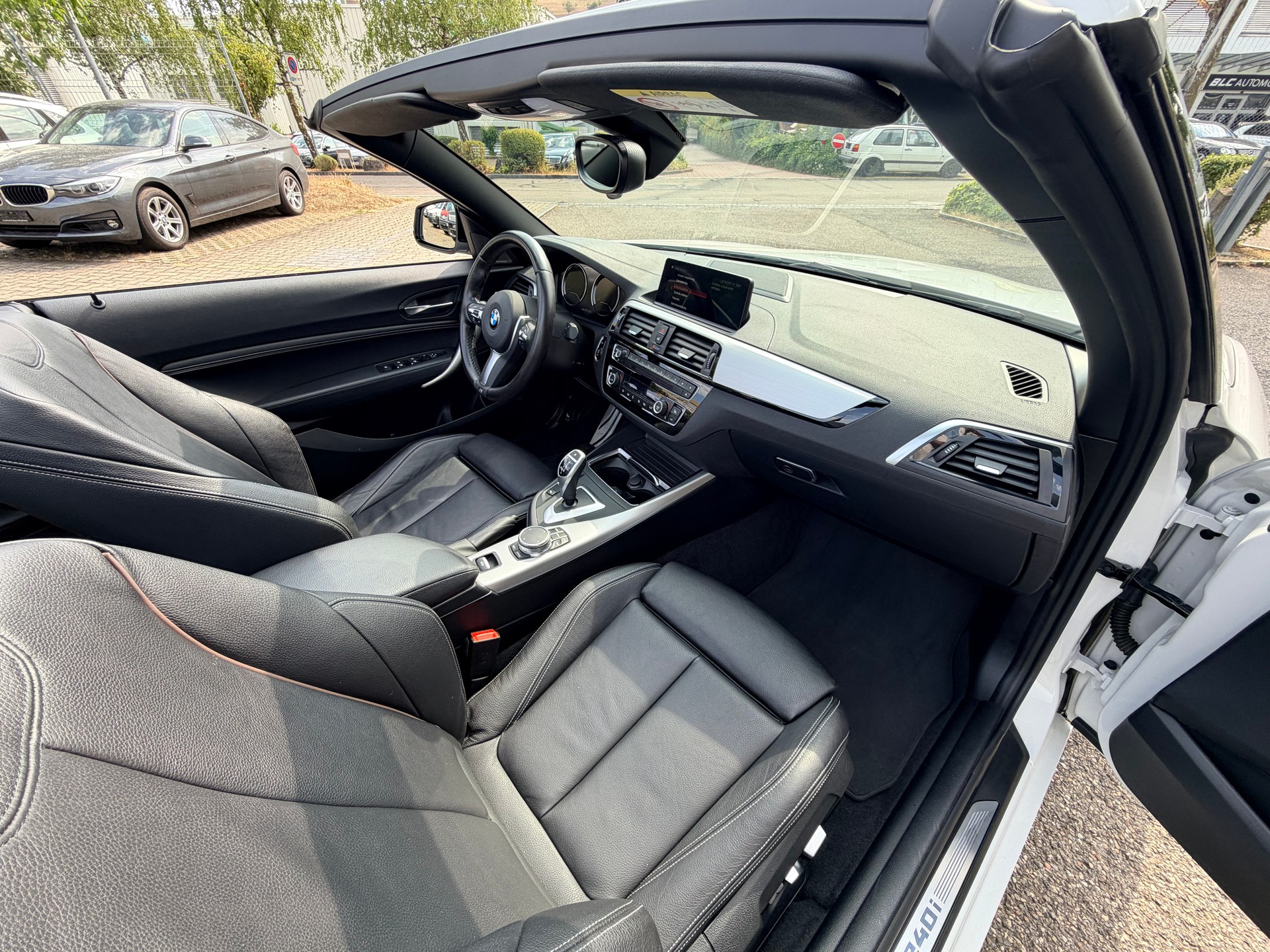 BMW M240i xDrive Steptronic-image-9