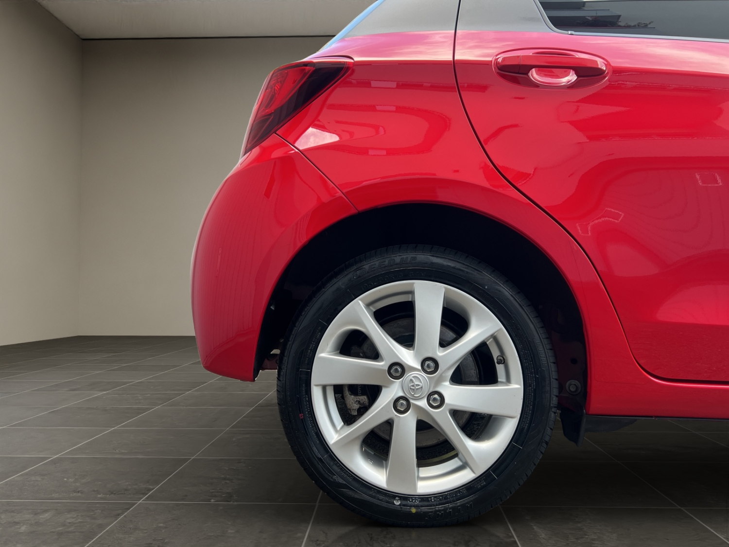 TOYOTA Yaris 1.5 VVT-i HSD Trend-image-26
