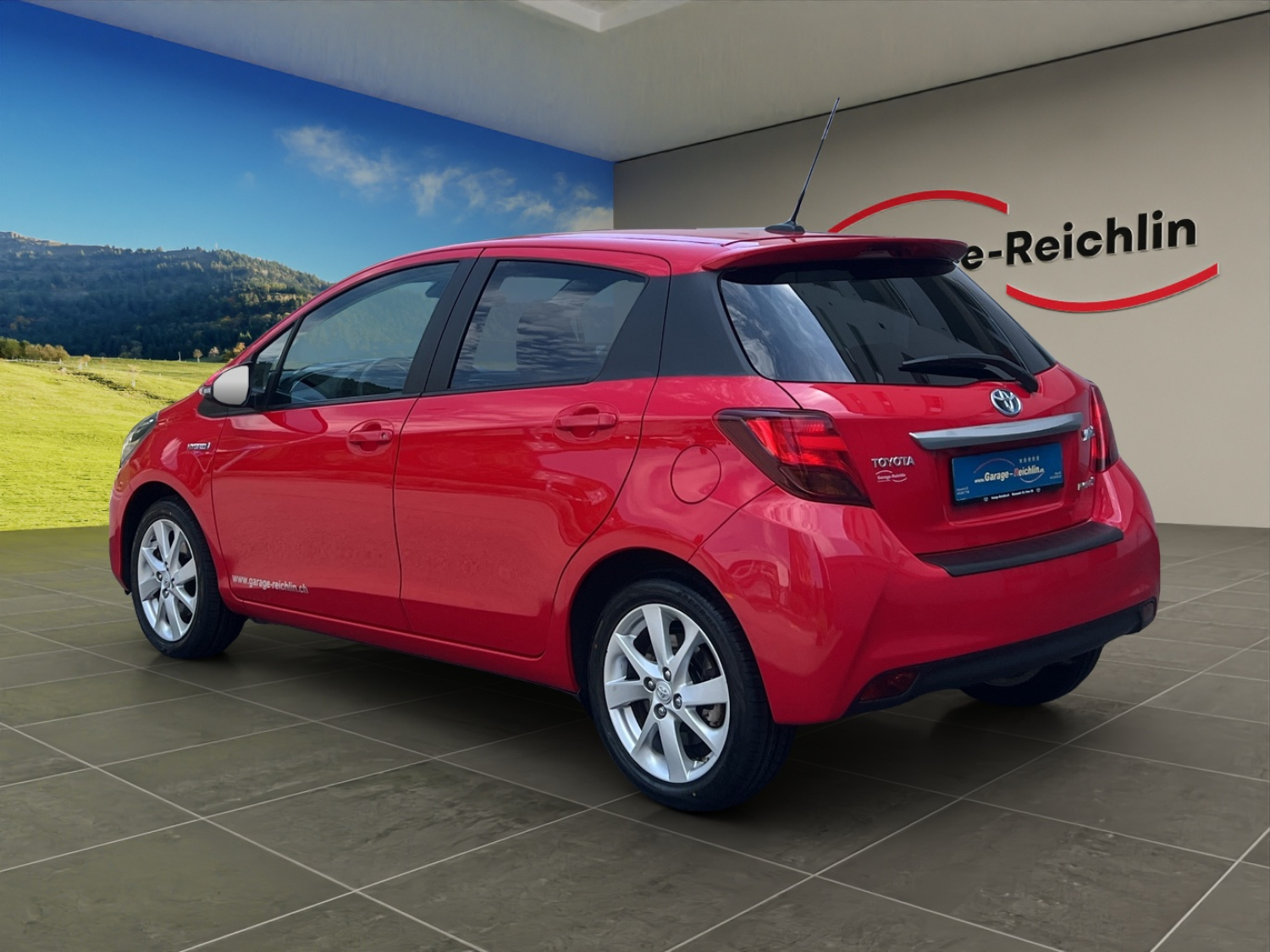 TOYOTA Yaris 1.5 VVT-i HSD Trend-showroom-element-2