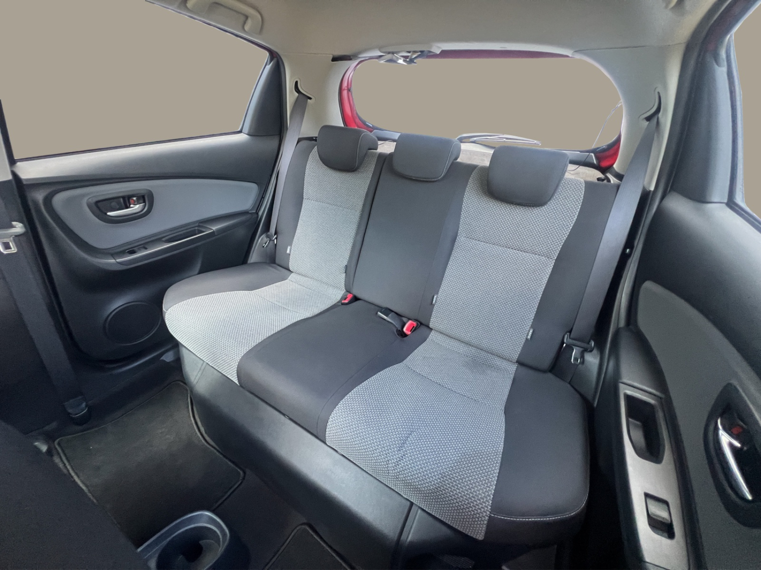 TOYOTA Yaris 1.5 VVT-i HSD Trend-image-22