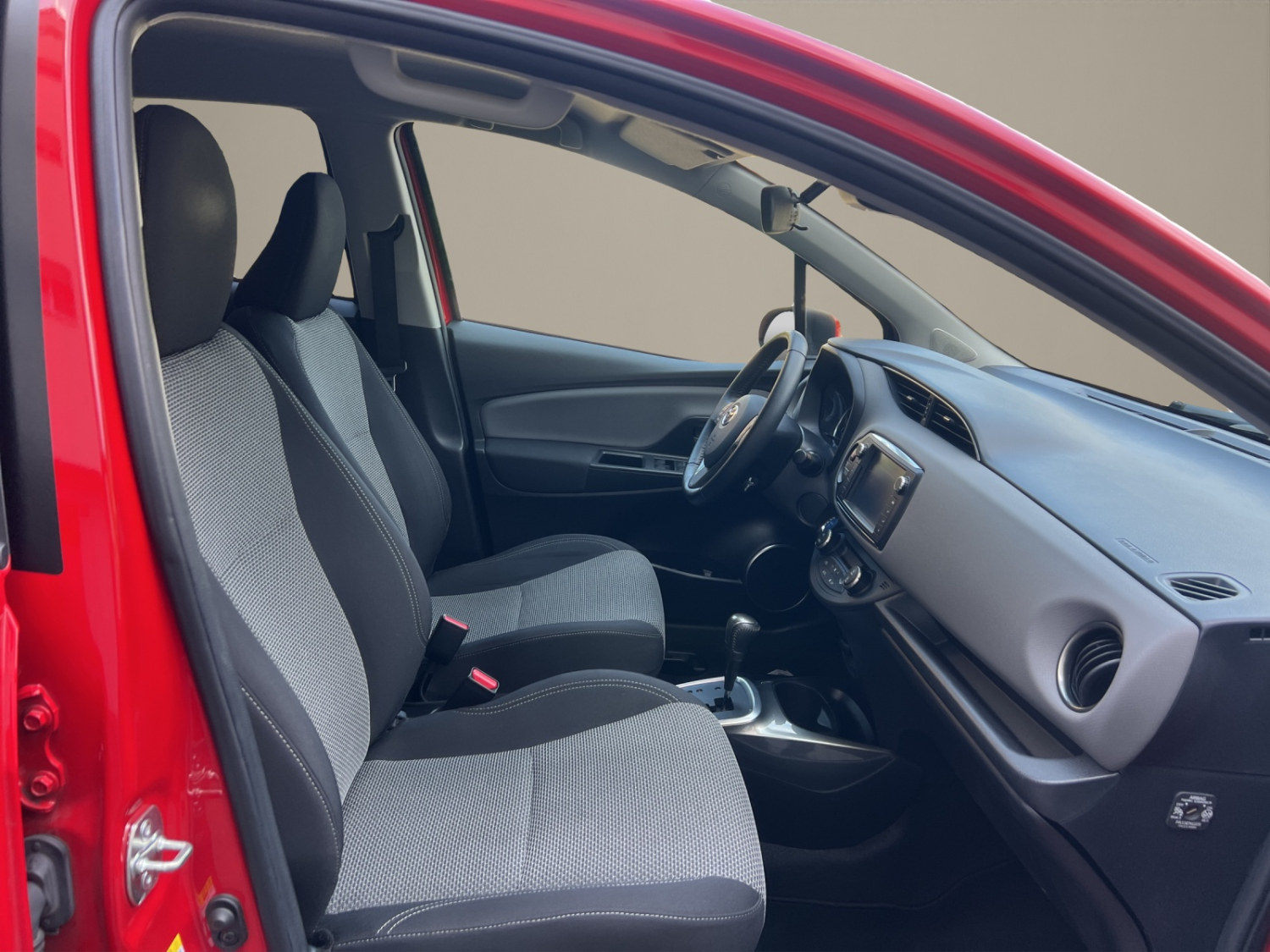 TOYOTA Yaris 1.5 VVT-i HSD Trend-image-9