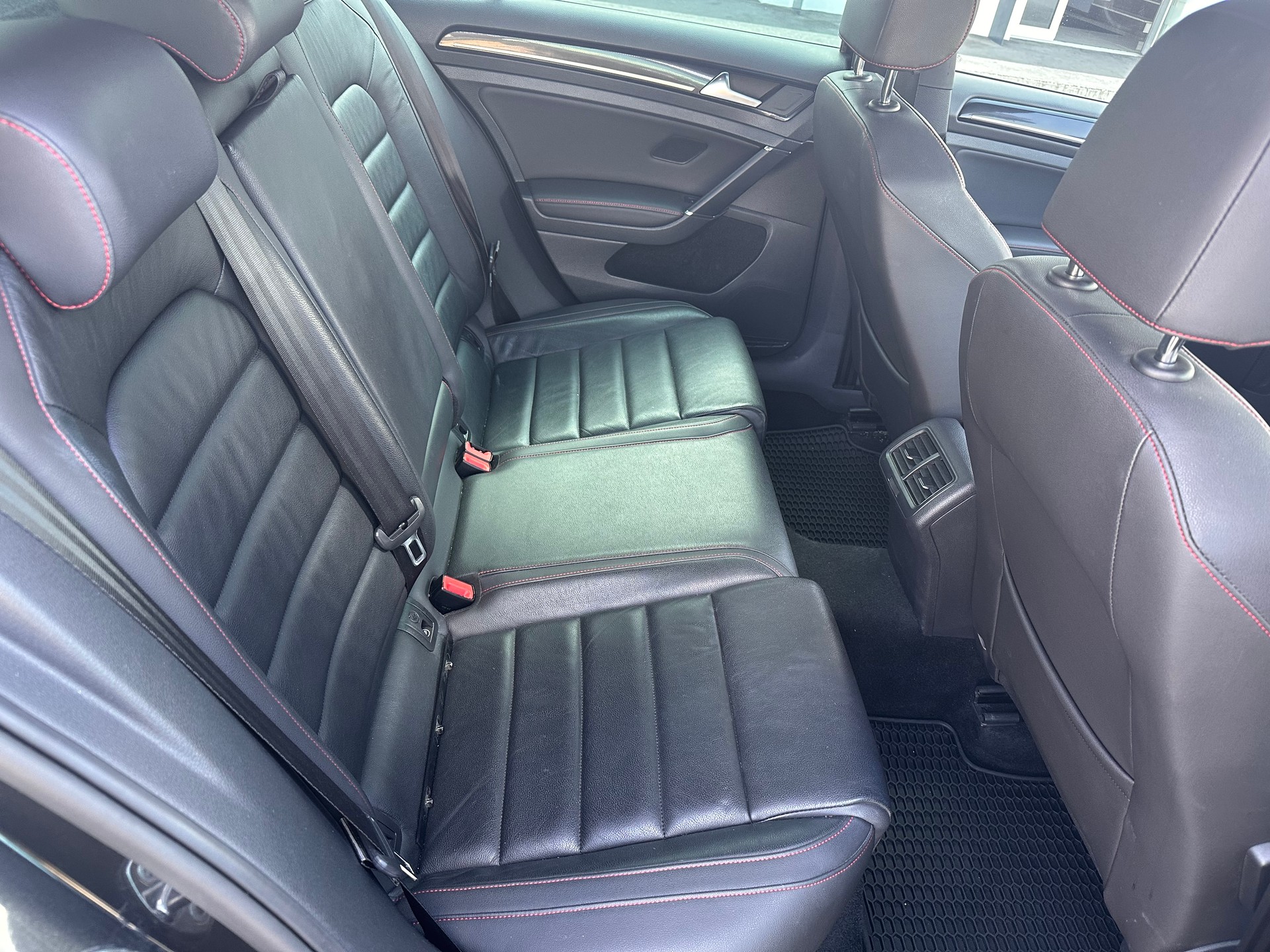 VW Golf 2.0 TSI GTI Performance DSG-image-12