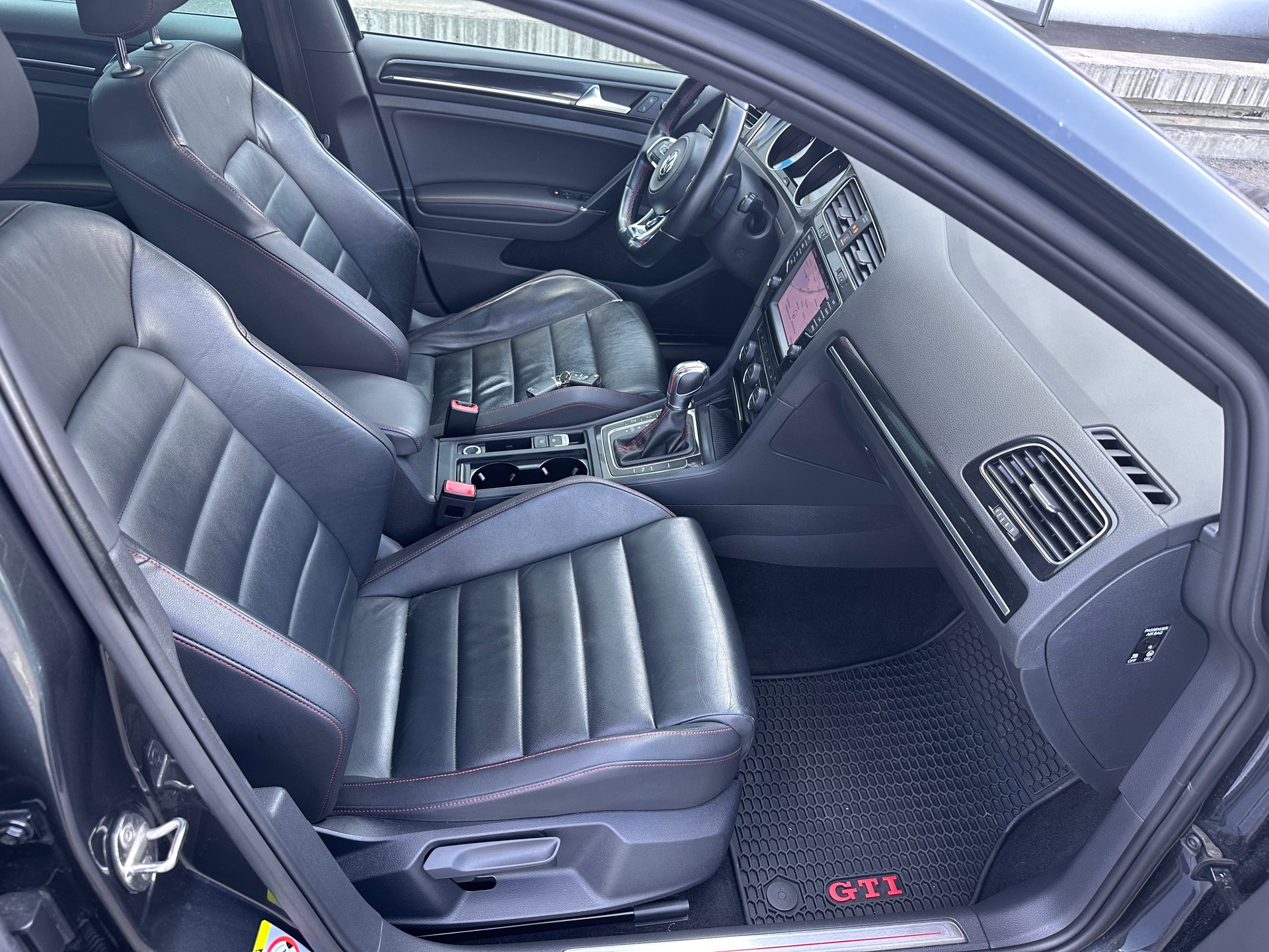 VW Golf 2.0 TSI GTI Performance DSG-image-10