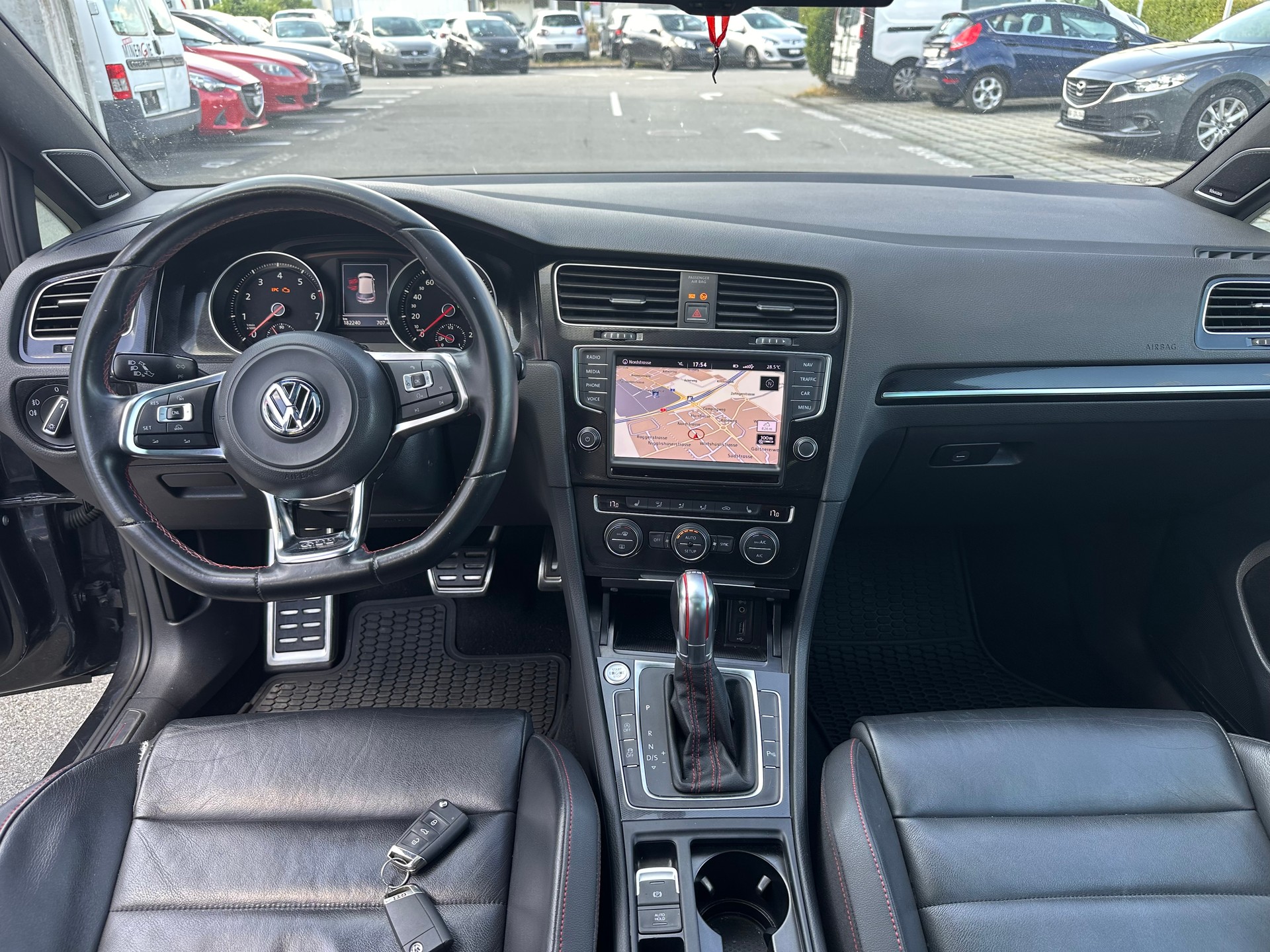 VW Golf 2.0 TSI GTI Performance DSG-image-9