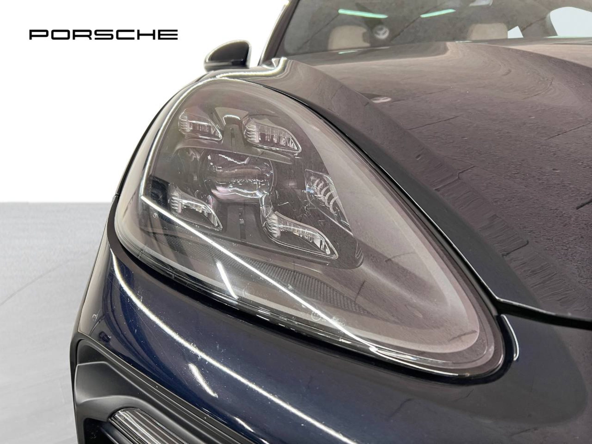 PORSCHE Cayenne E-Hybrid Coupé Platinum Edition-image-11