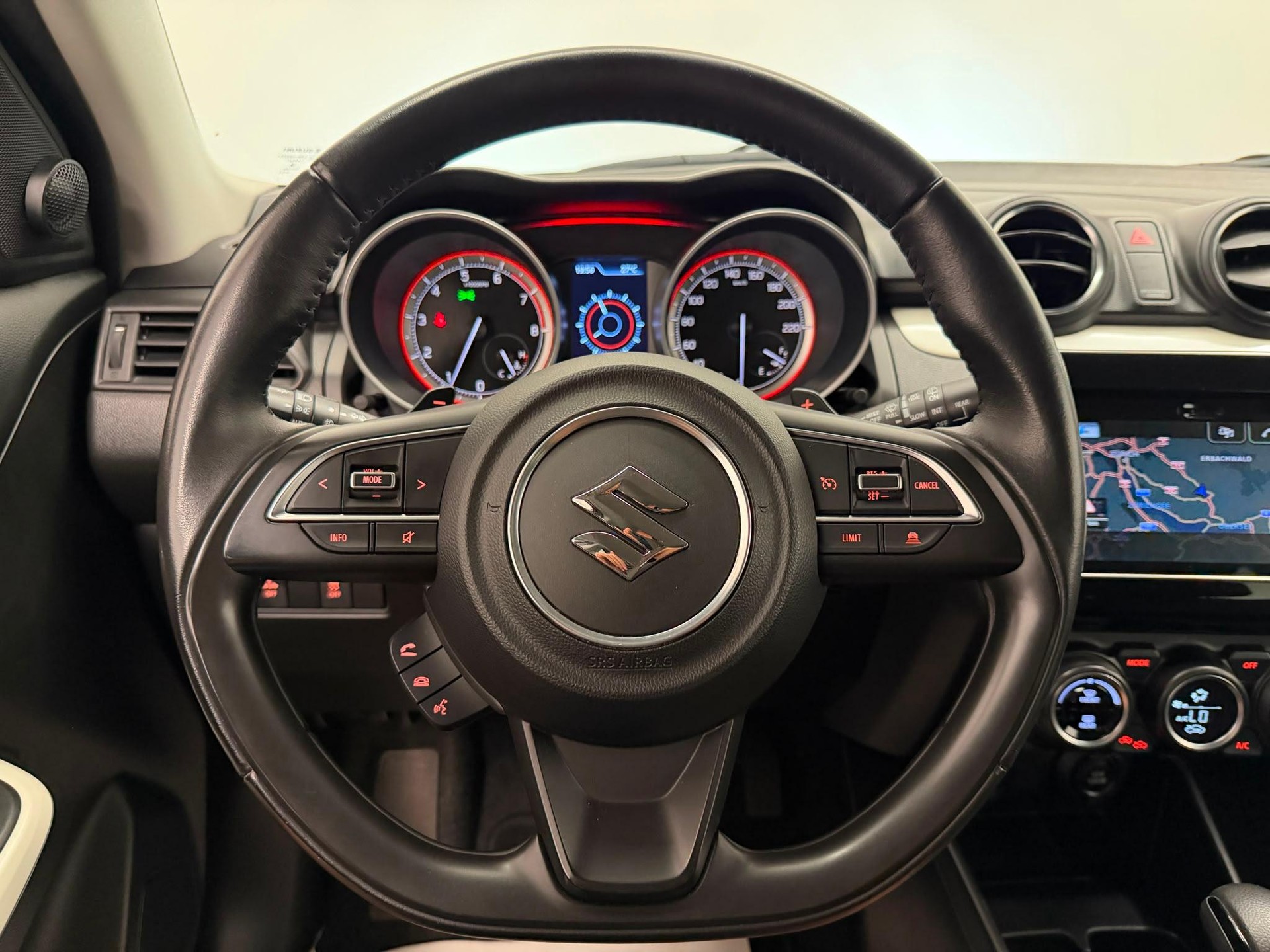 SUZUKI Swift 1.0 T Compact Top-image-15