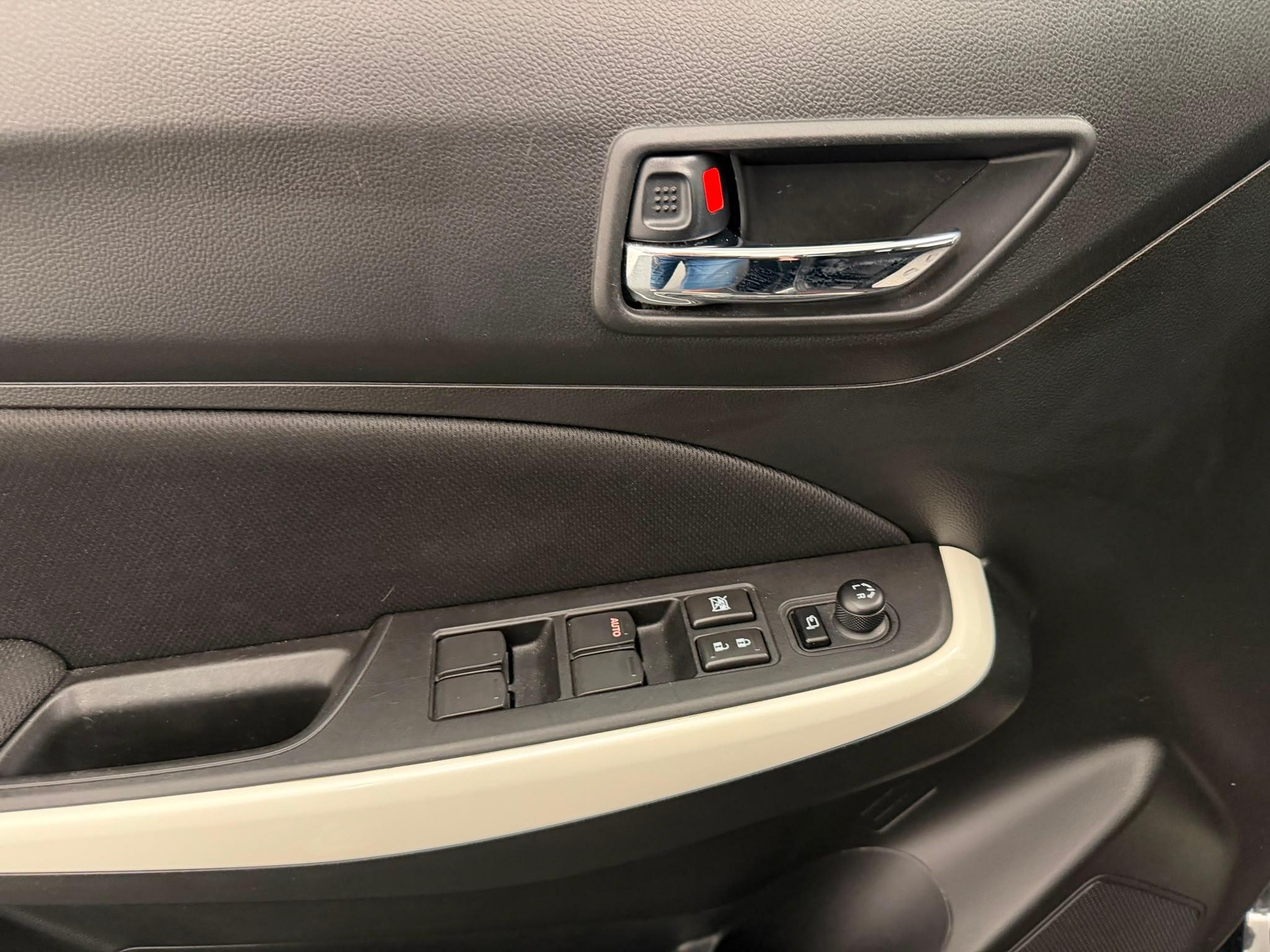 SUZUKI Swift 1.0 T Compact Top-image-14
