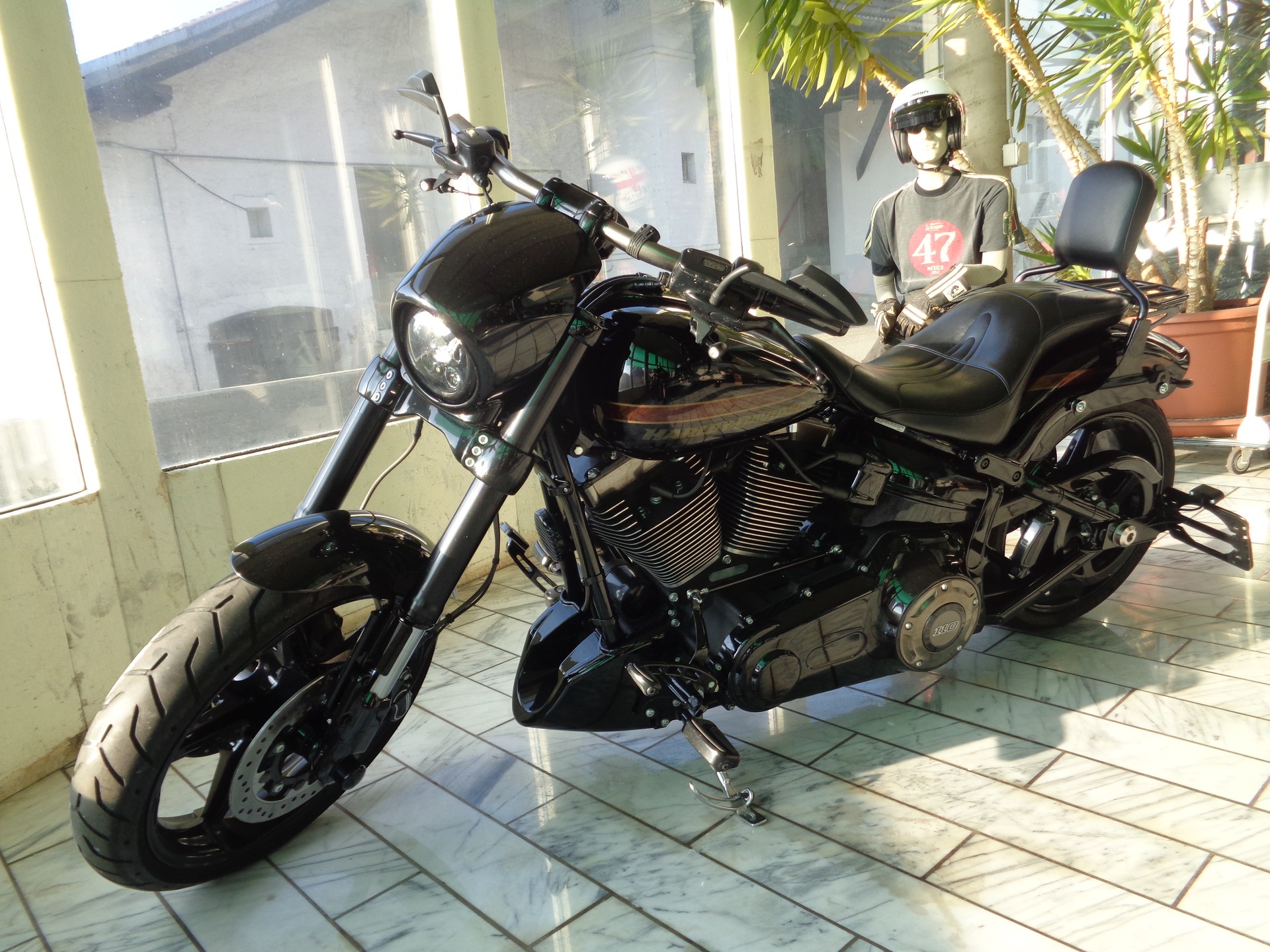 HARLEY-DAVIDSON FXSE Breakout Pro Street CVO ABS