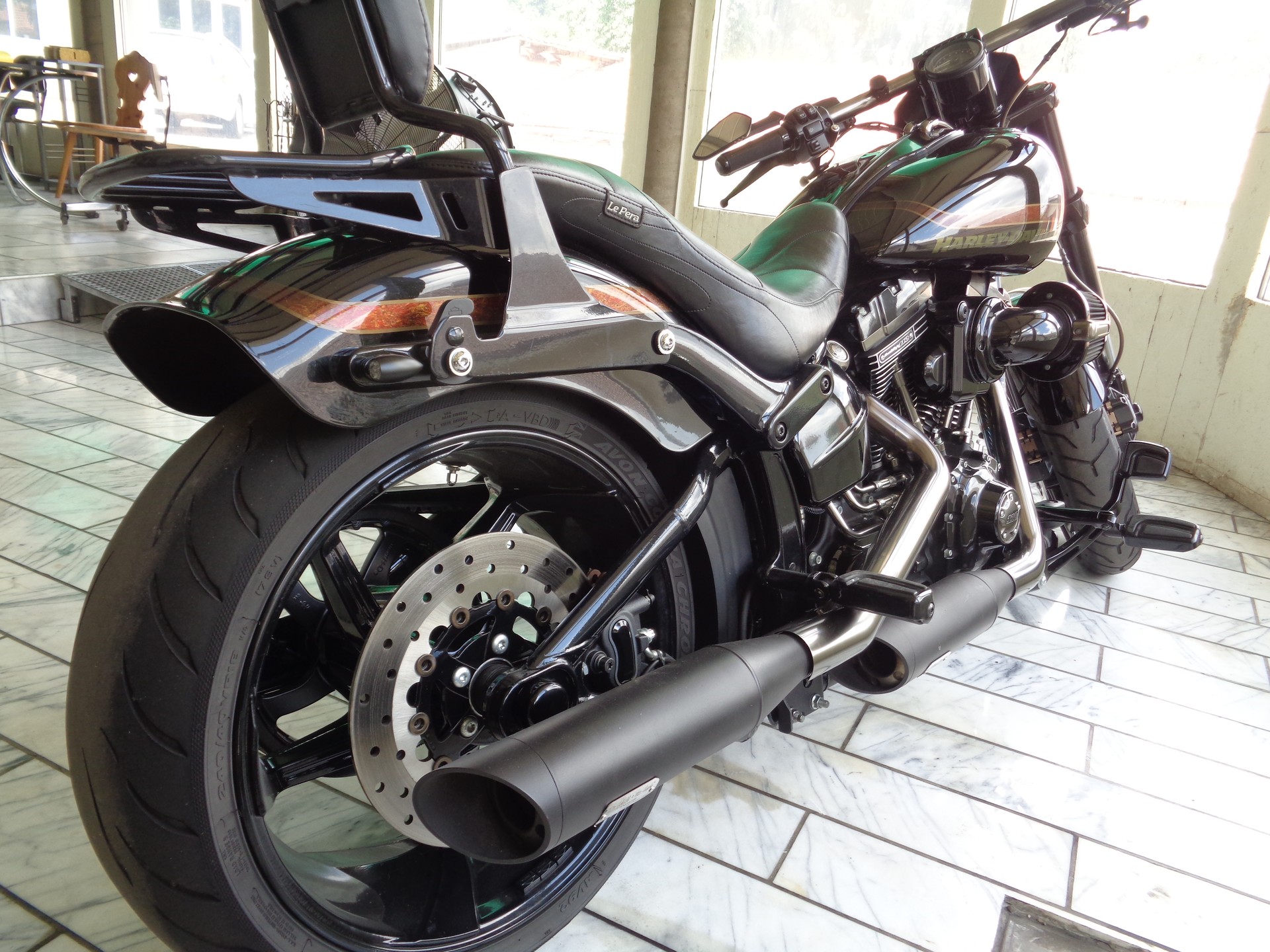 HARLEY-DAVIDSON FXSE Breakout Pro Street CVO ABS-image-1