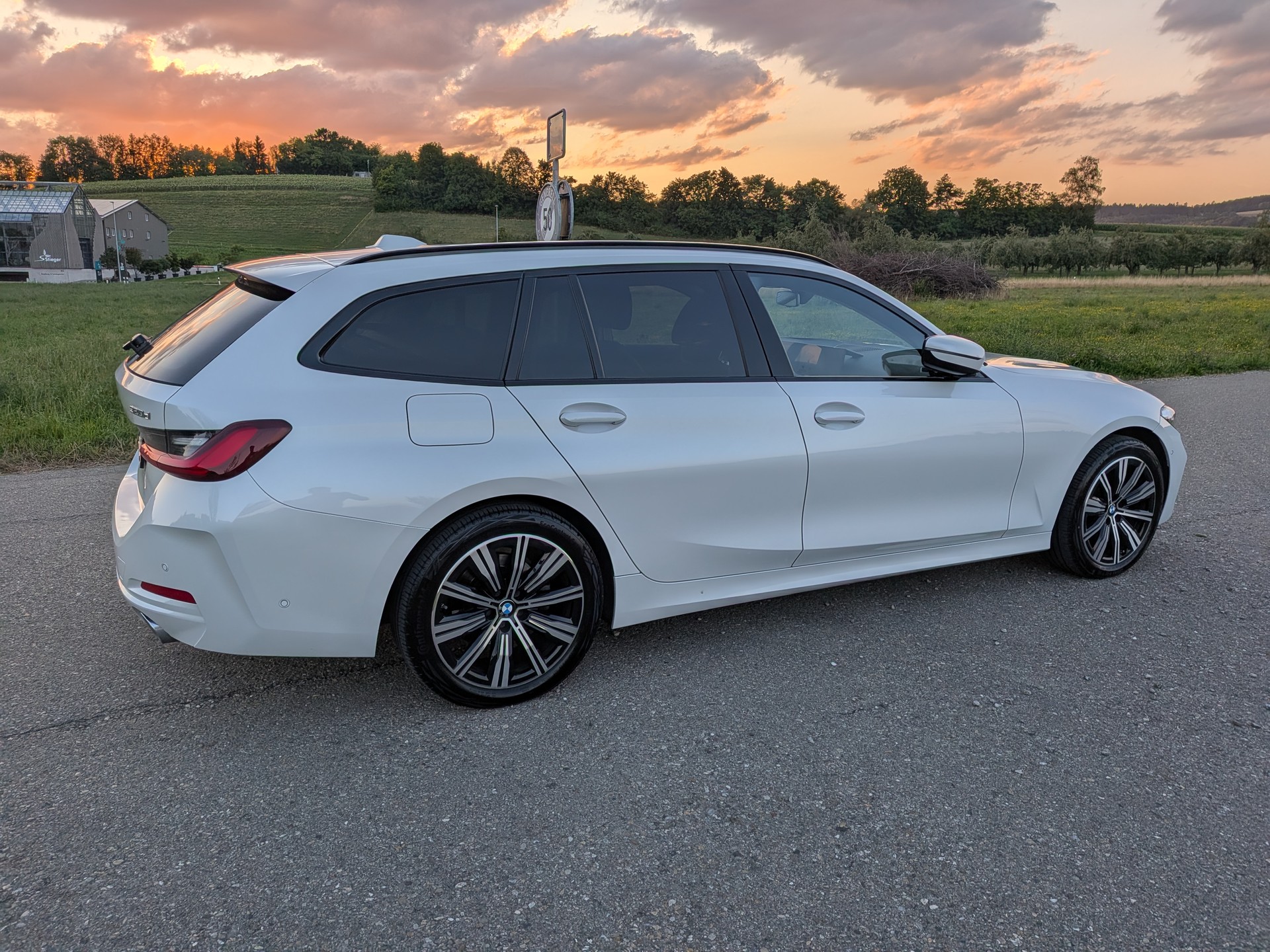BMW 320d xDrive 48V Steptronic Sport Line-image-7