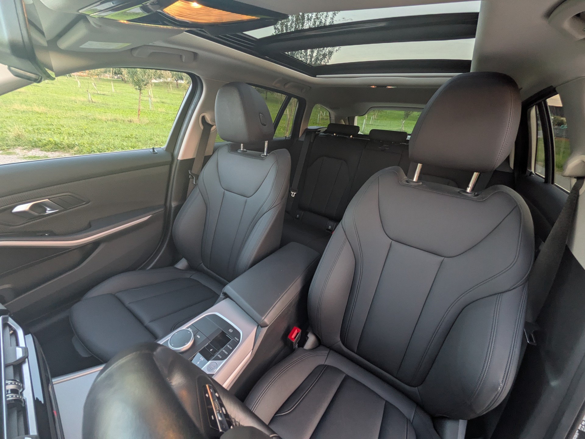 BMW 320d xDrive 48V Steptronic Sport Line-image-11