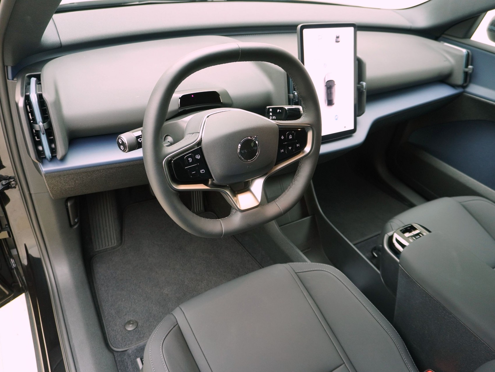 VOLVO EX30 E60 Core **10 Jahre Volvo Swiss Premium**-image-8