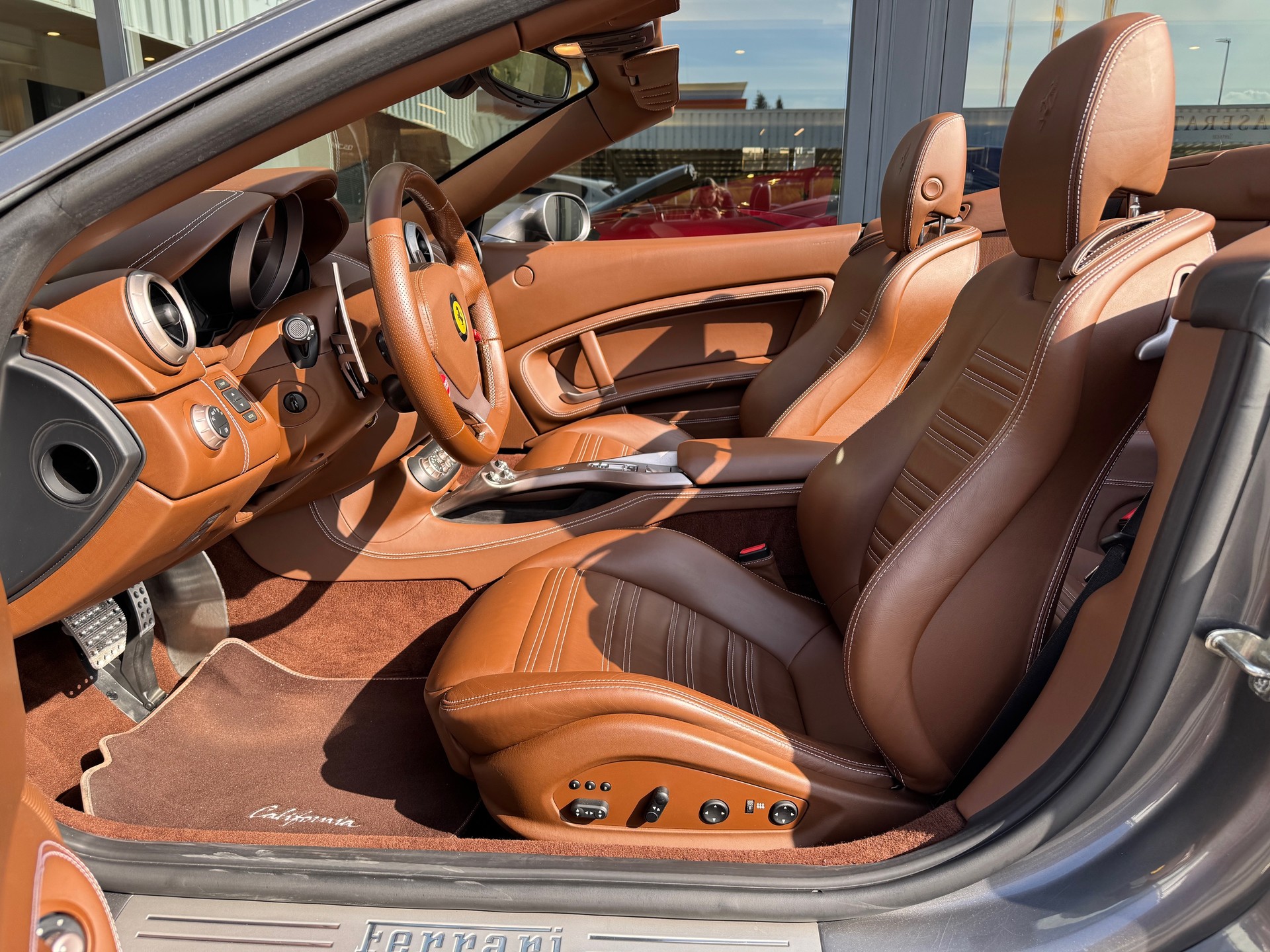 FERRARI California 4.3 V8-image-12