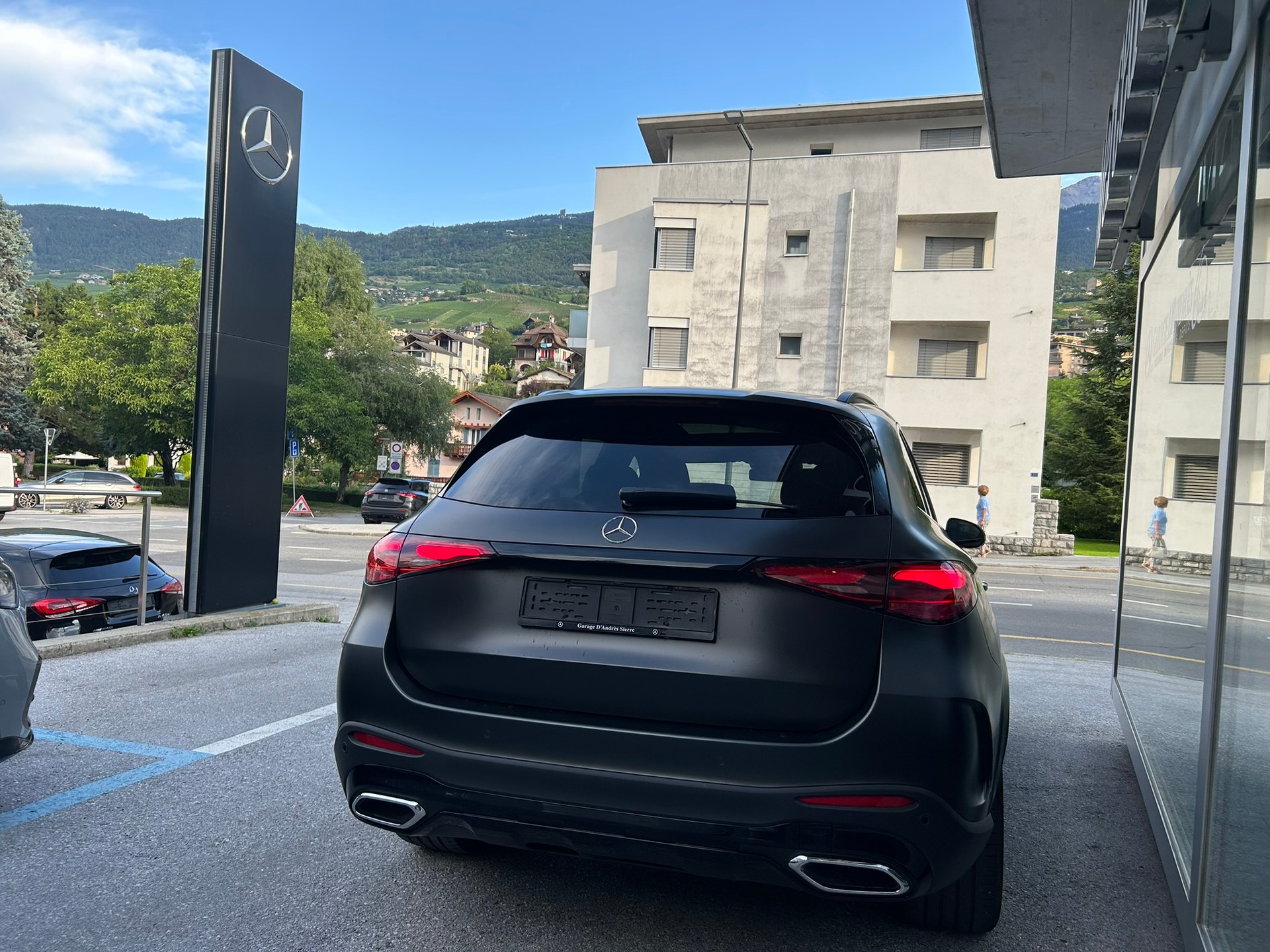 MERCEDES-BENZ GLC 300 4Matic 9G-Tronic-image-5