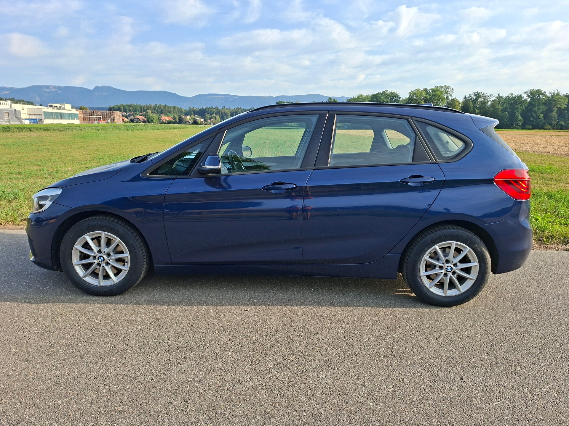 BMW 218i Active Tourer-image-3