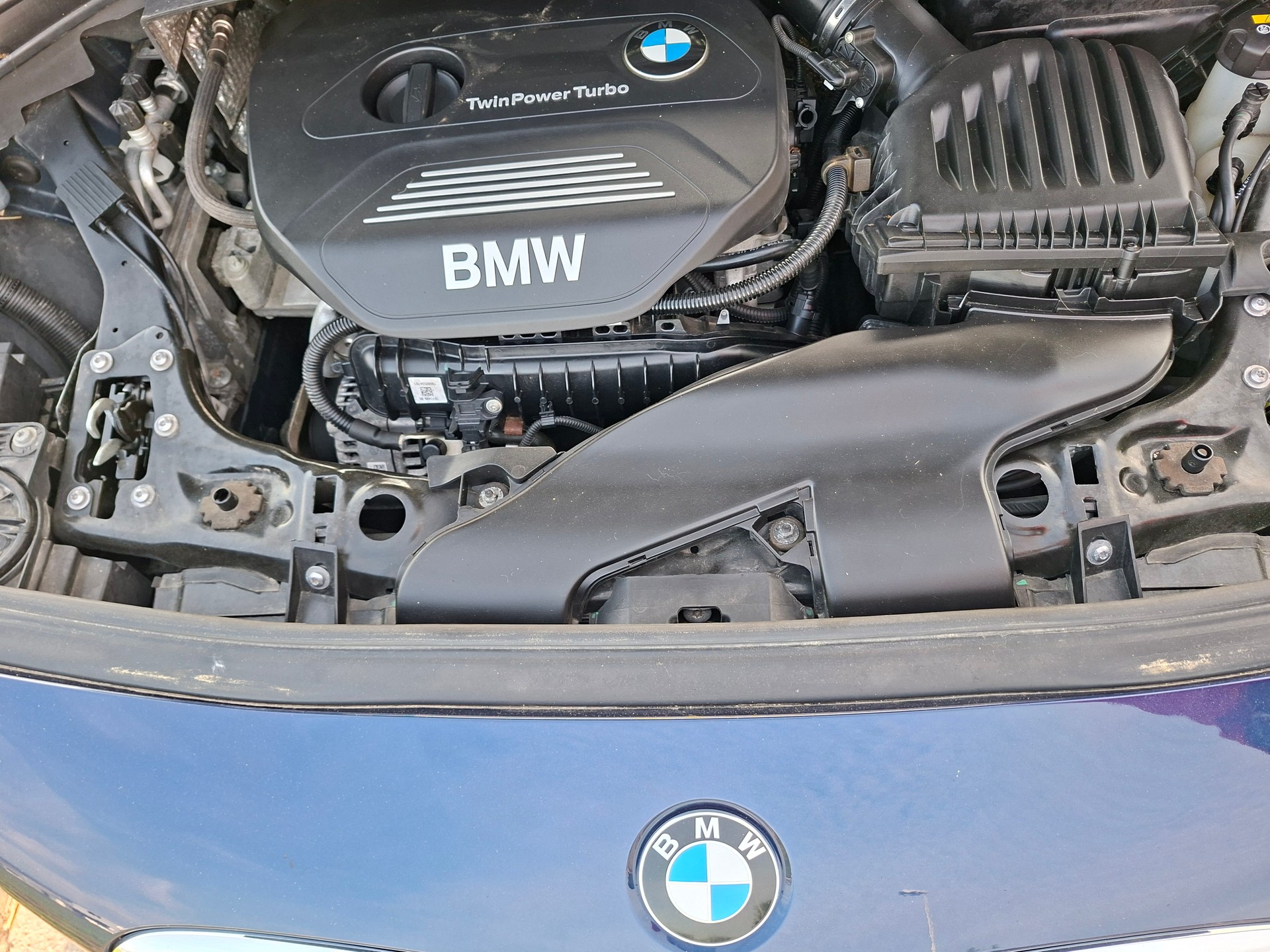 BMW 218i Active Tourer-image-8