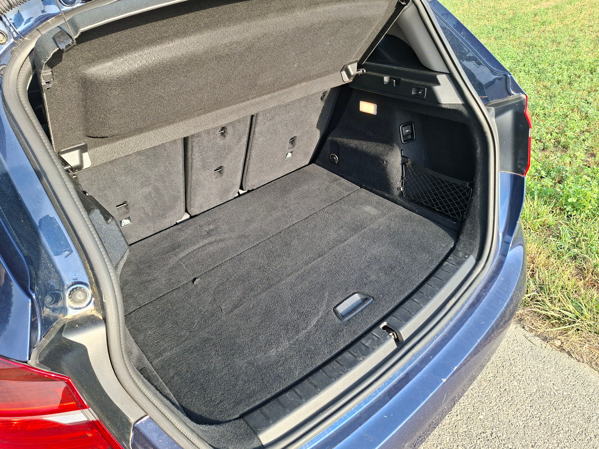 BMW 218i Active Tourer-image-7