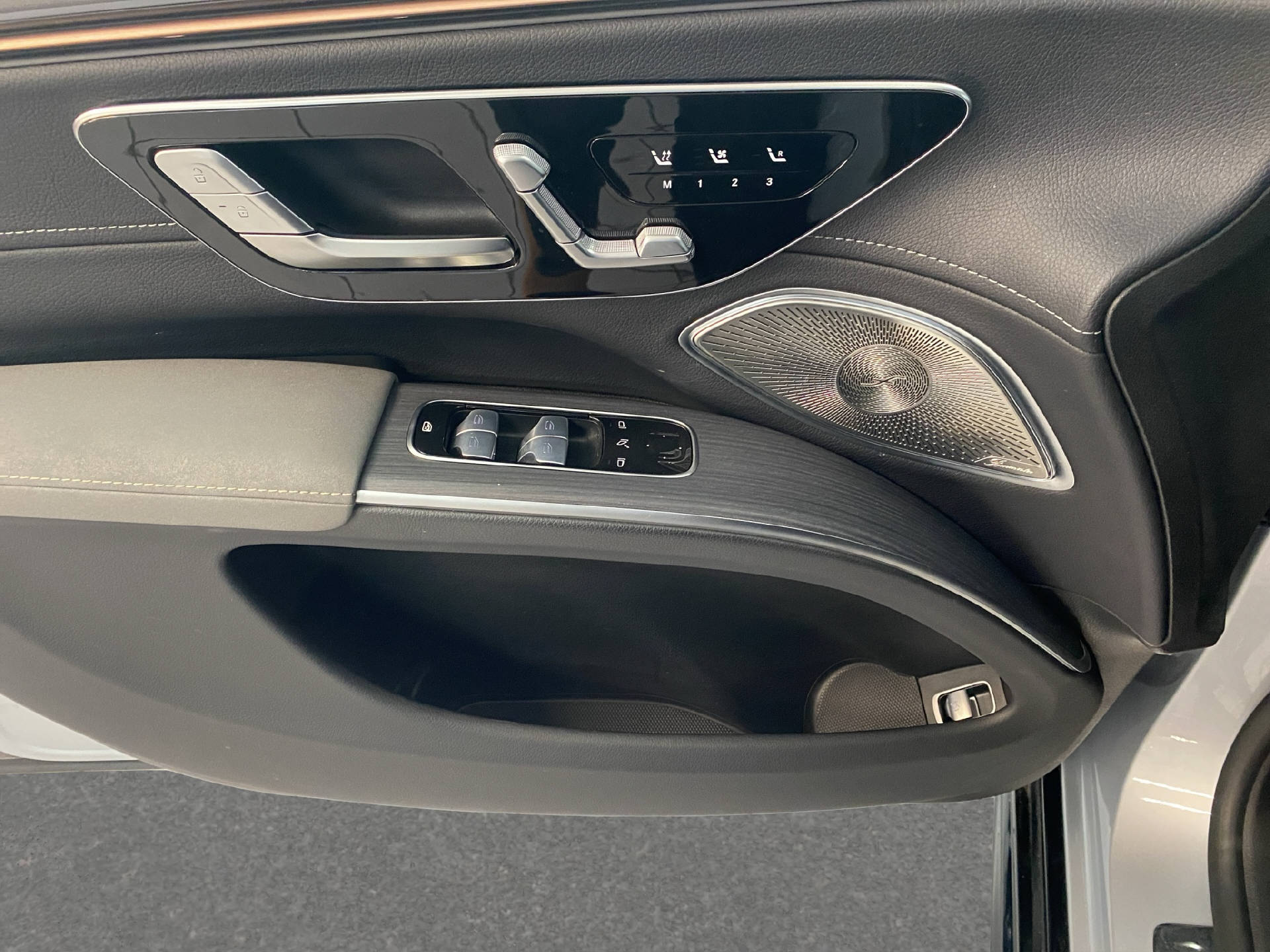 MERCEDES-BENZ EQS 580 AMG Line 4MATIC-image-11