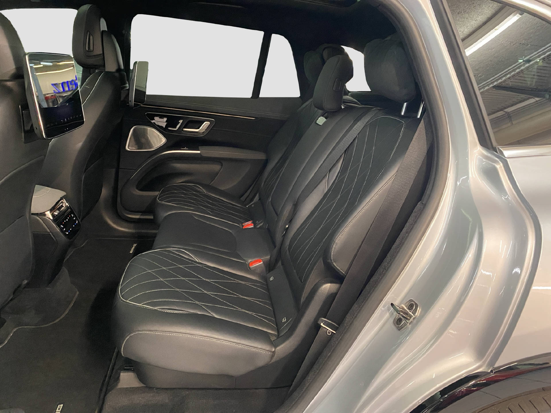 MERCEDES-BENZ EQS 580 AMG Line 4MATIC-image-12
