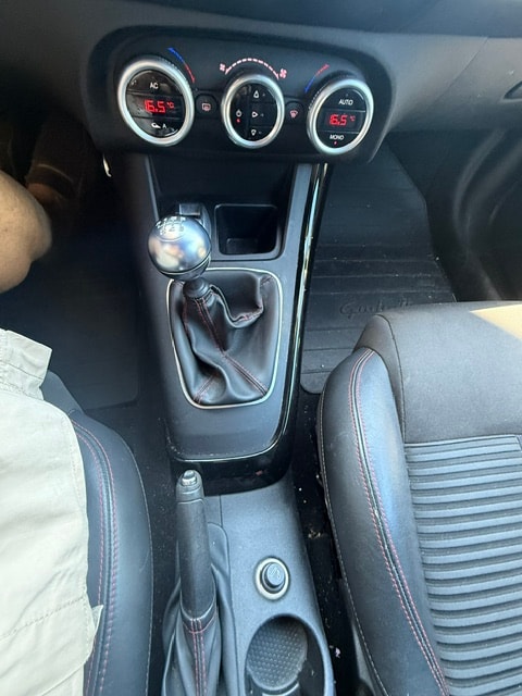 ALFA ROMEO Giulietta 1.4 MultiAir Distinctive-image-15