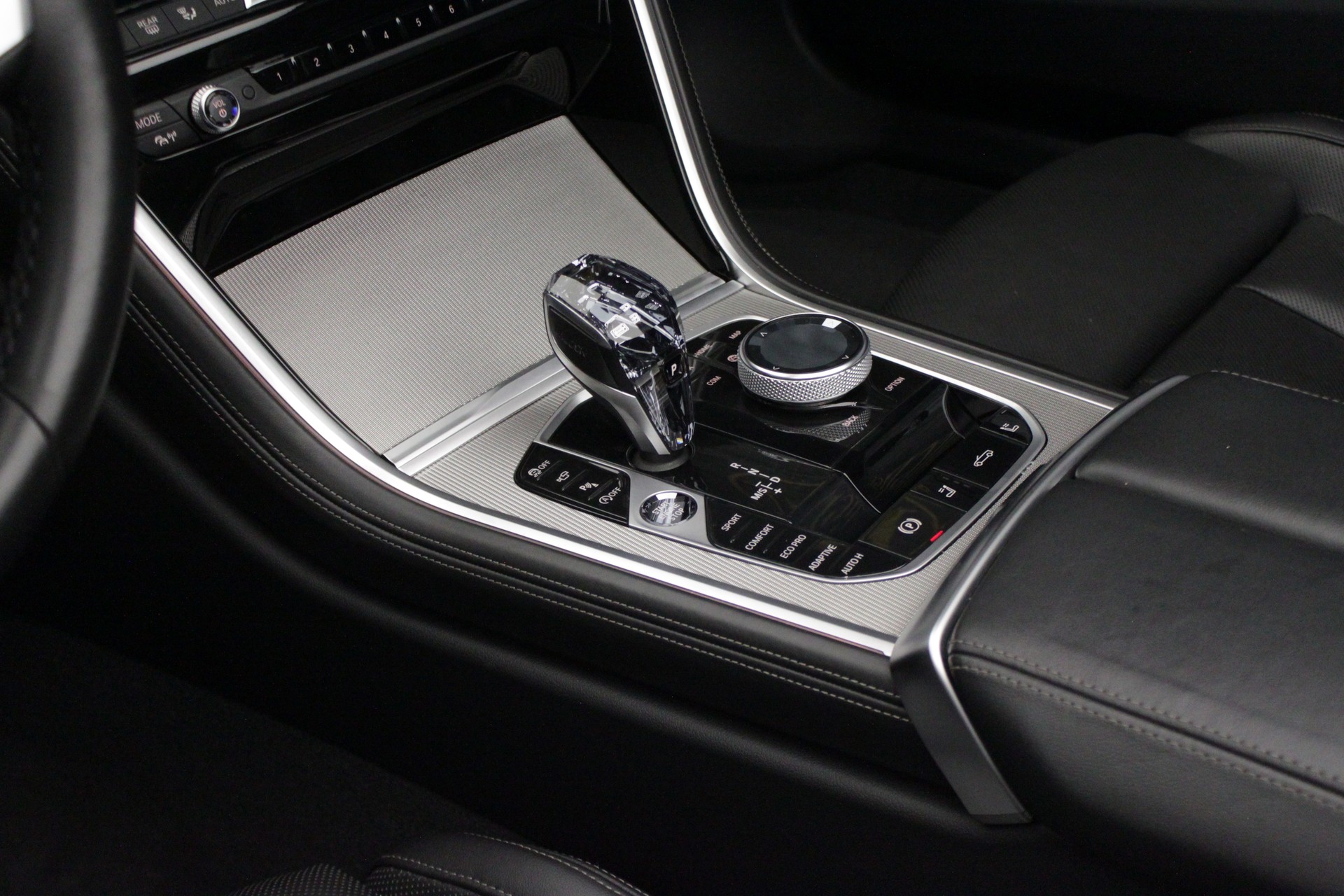 BMW 840i xDrive Steptronic-image-19