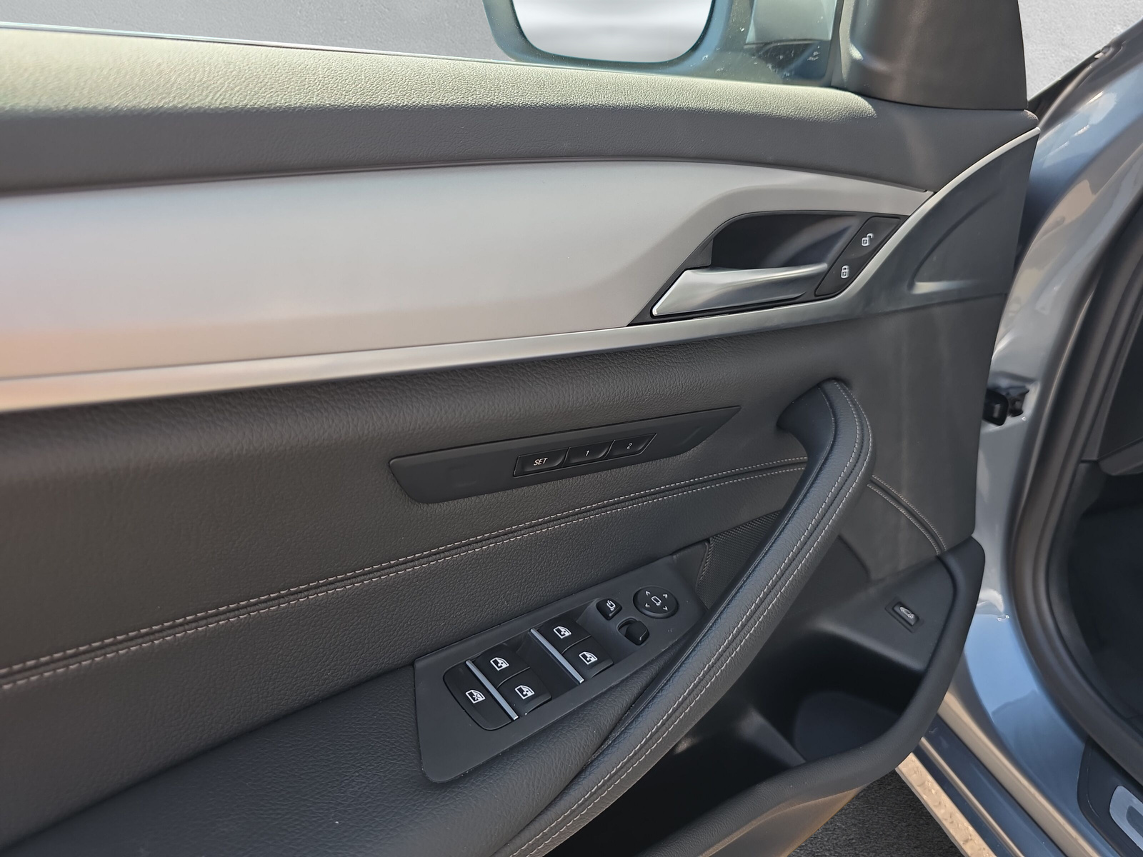 BMW 530i xDrive G30 (CH)-image-21