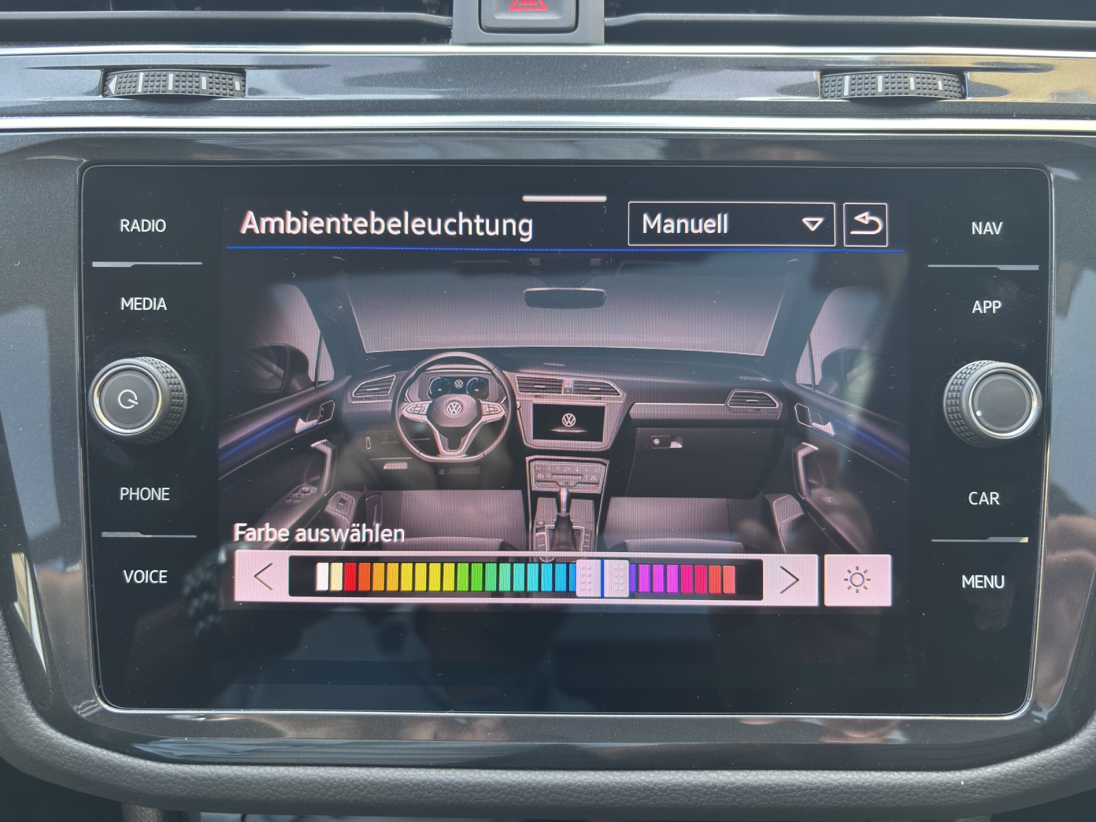 VW Tiguan 2.0TSI R 4Motion DSG mit AHK, Leder & Panorama-Ausstell-/Schiebedach-image-25