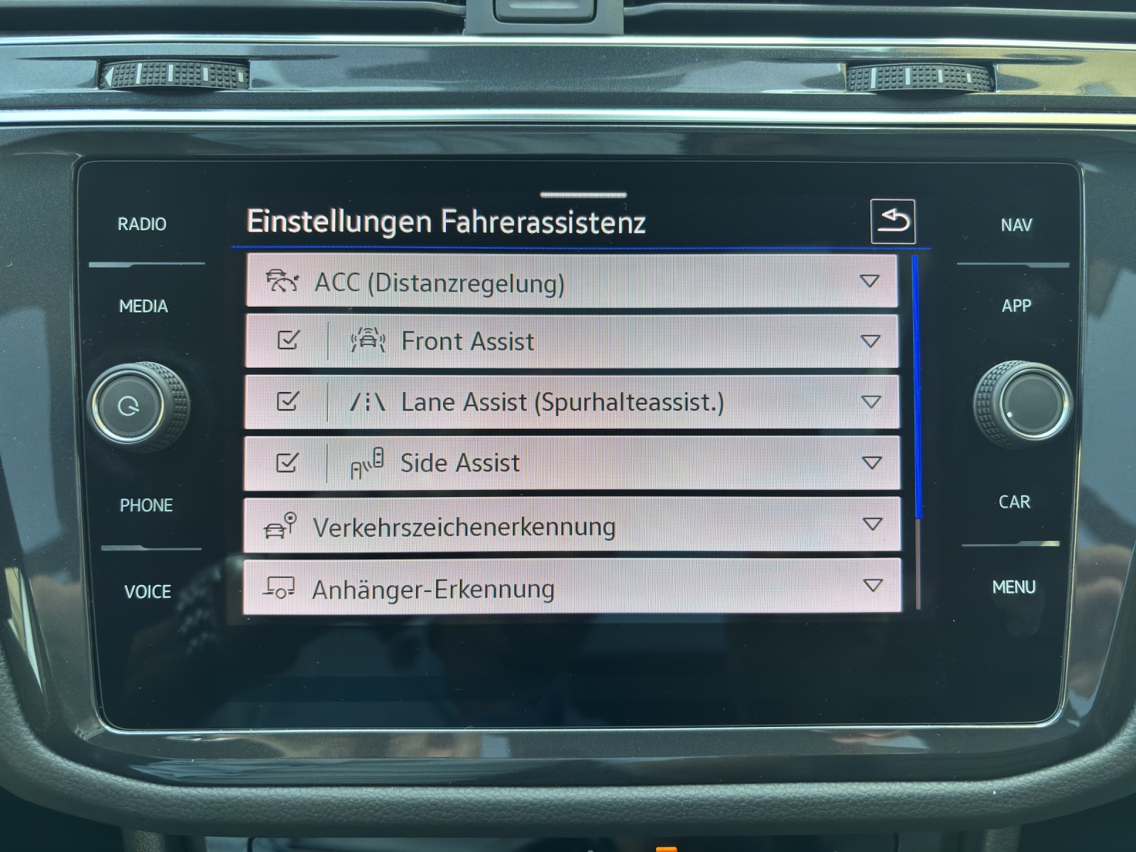VW Tiguan 2.0TSI R 4Motion DSG mit AHK, Leder & Panorama-Ausstell-/Schiebedach-image-26