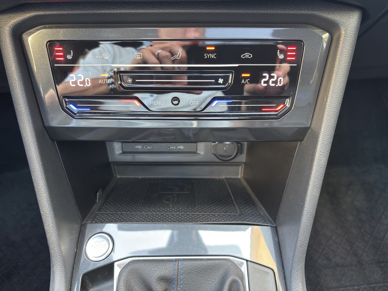 VW Tiguan 2.0TSI R 4Motion DSG mit AHK, Leder & Panorama-Ausstell-/Schiebedach-image-18