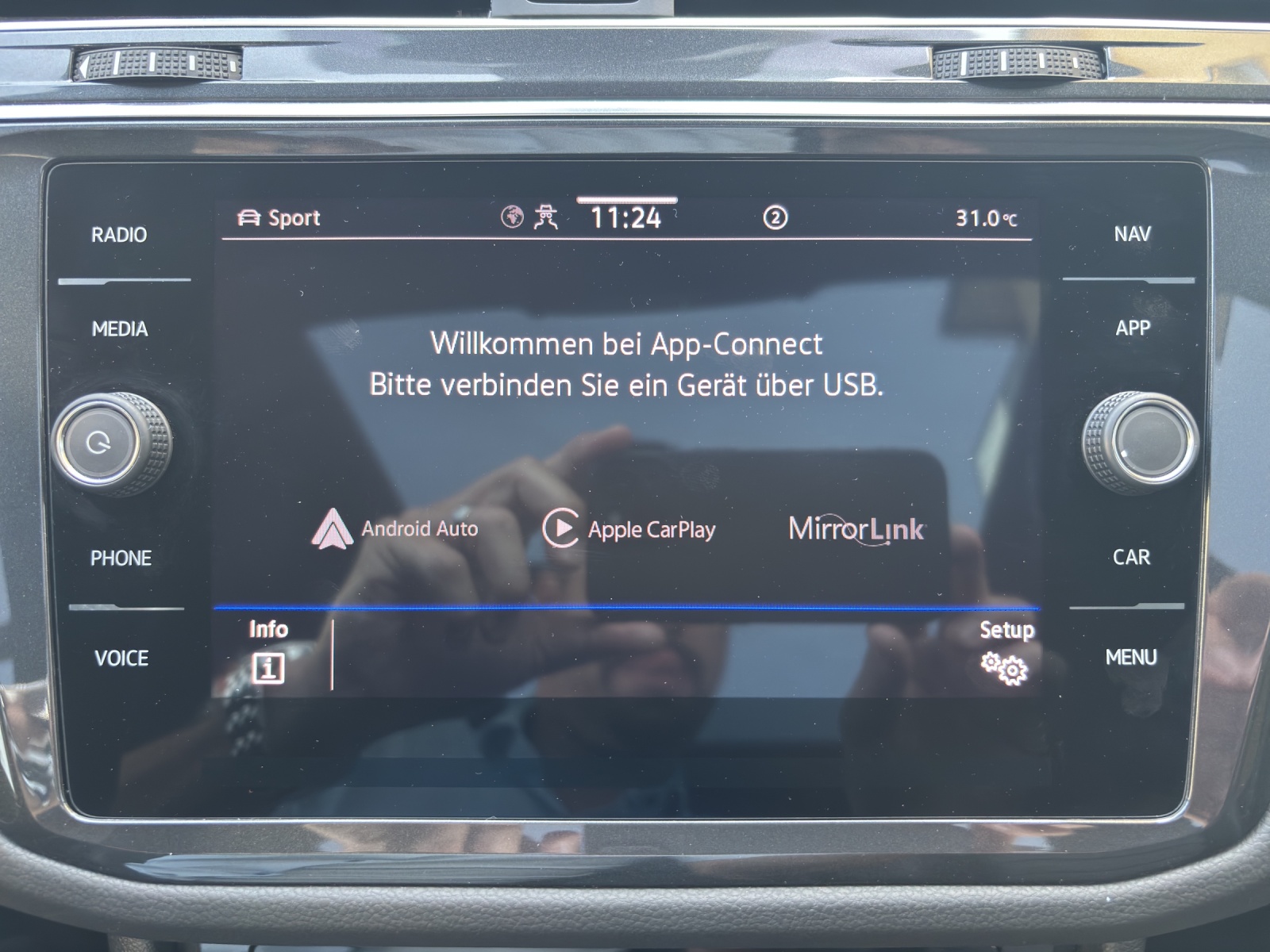 VW Tiguan 2.0TSI R 4Motion DSG mit AHK, Leder & Panorama-Ausstell-/Schiebedach-image-22