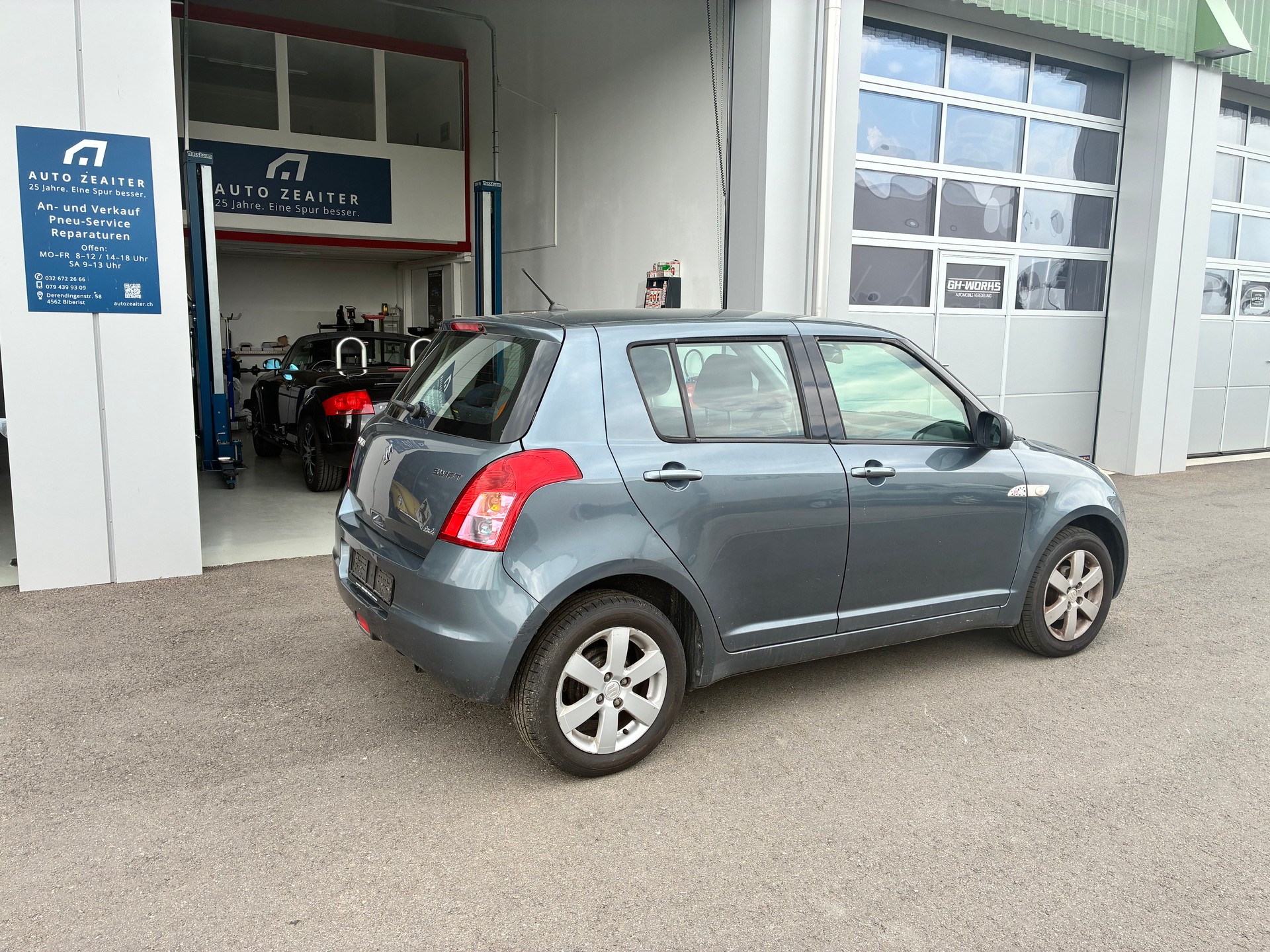 SUZUKI Swift 1.3i 16V GL Top Piz Sulai LE 4x4-image-5