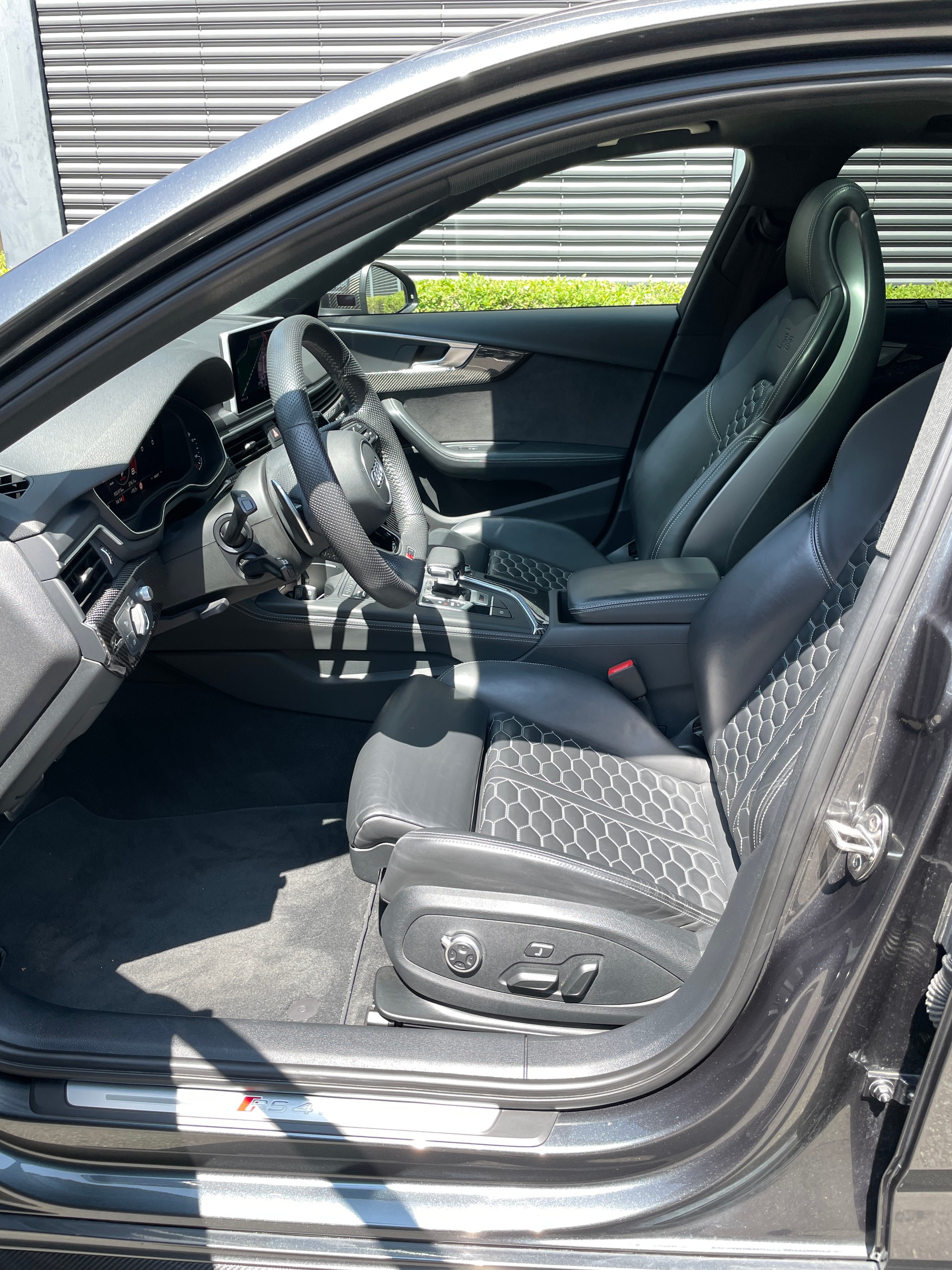 AUDI RS4 Avant 2.9 TFSI quattro tiptronic-image-10