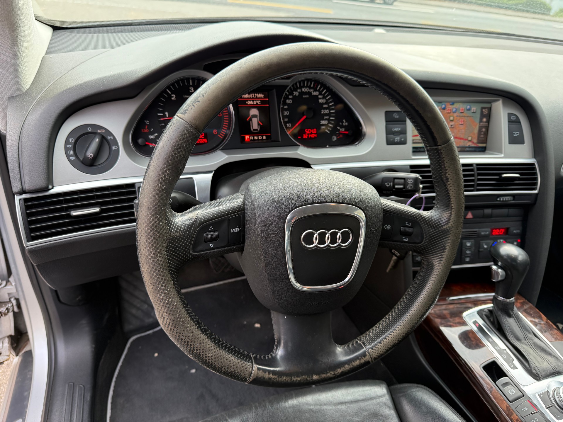 AUDI A6 allroad 3.0 TDI quattro-image-12