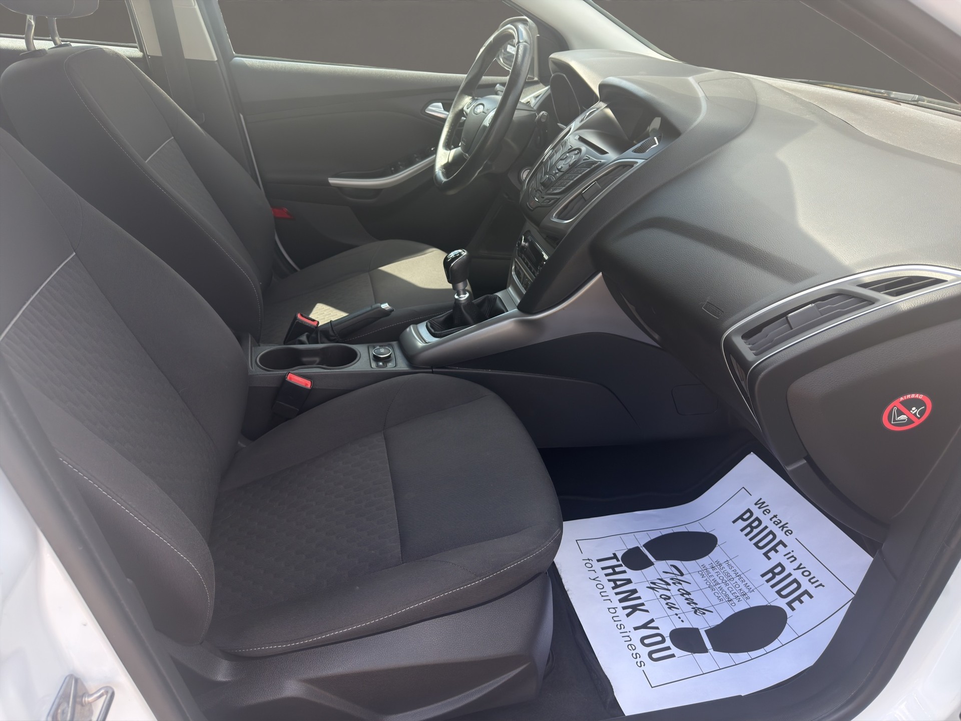 FORD Focus 1.0 SCTi Titanium-image-10